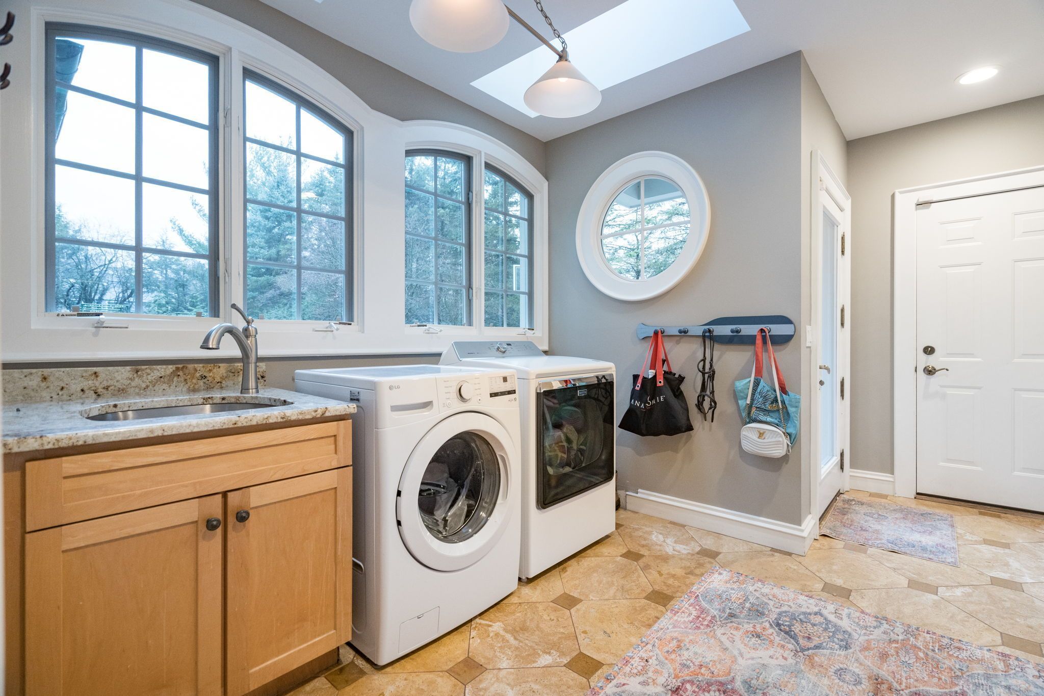 Bloomfield Charter Township Oakland, Michigan 48301, United States, 4 Bedrooms Bedrooms, ,4 BathroomsBathrooms,Residential,Pending,112585