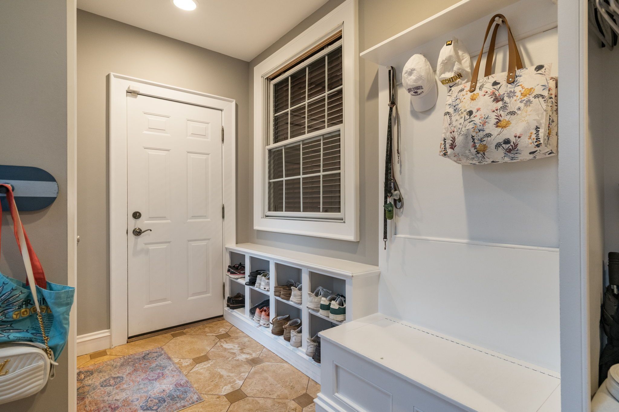 Bloomfield Charter Township Oakland, Michigan 48301, United States, 4 Bedrooms Bedrooms, ,4 BathroomsBathrooms,Residential,Pending,112585