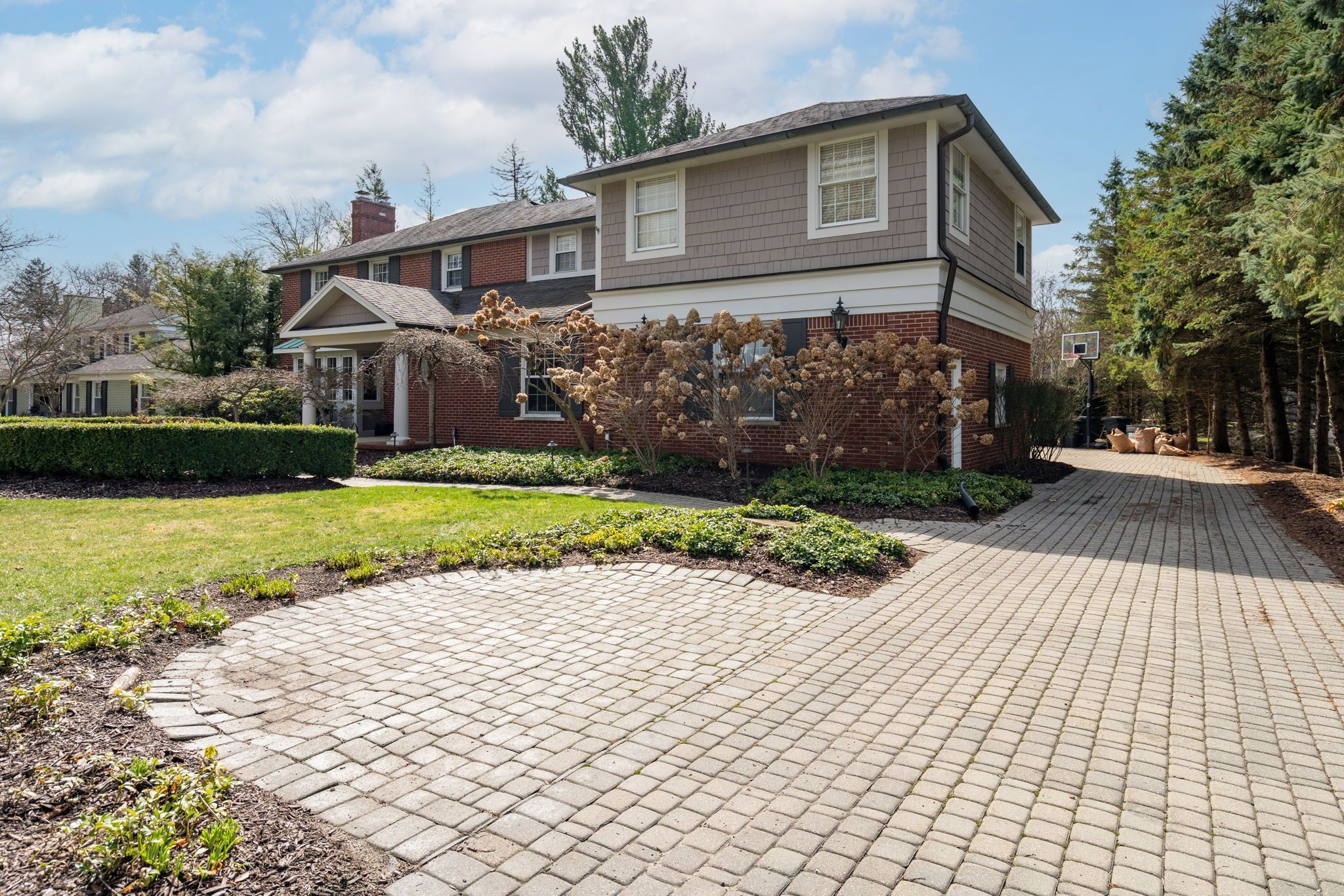 Bloomfield Charter Township Oakland, Michigan 48301, United States, 4 Bedrooms Bedrooms, ,4 BathroomsBathrooms,Residential,Pending,112585