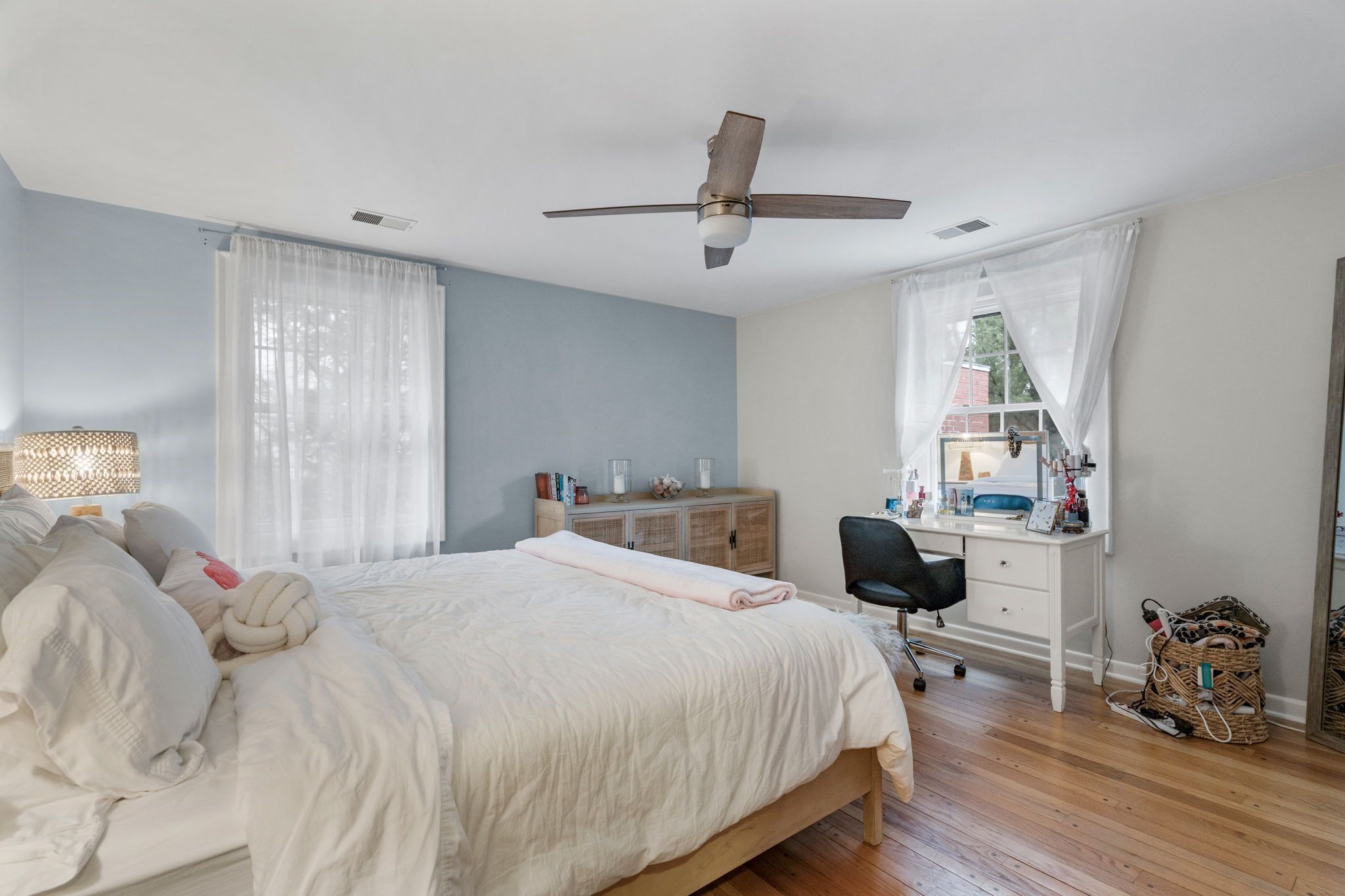 Bloomfield Charter Township Oakland, Michigan 48301, United States, 4 Bedrooms Bedrooms, ,4 BathroomsBathrooms,Residential,Pending,112585