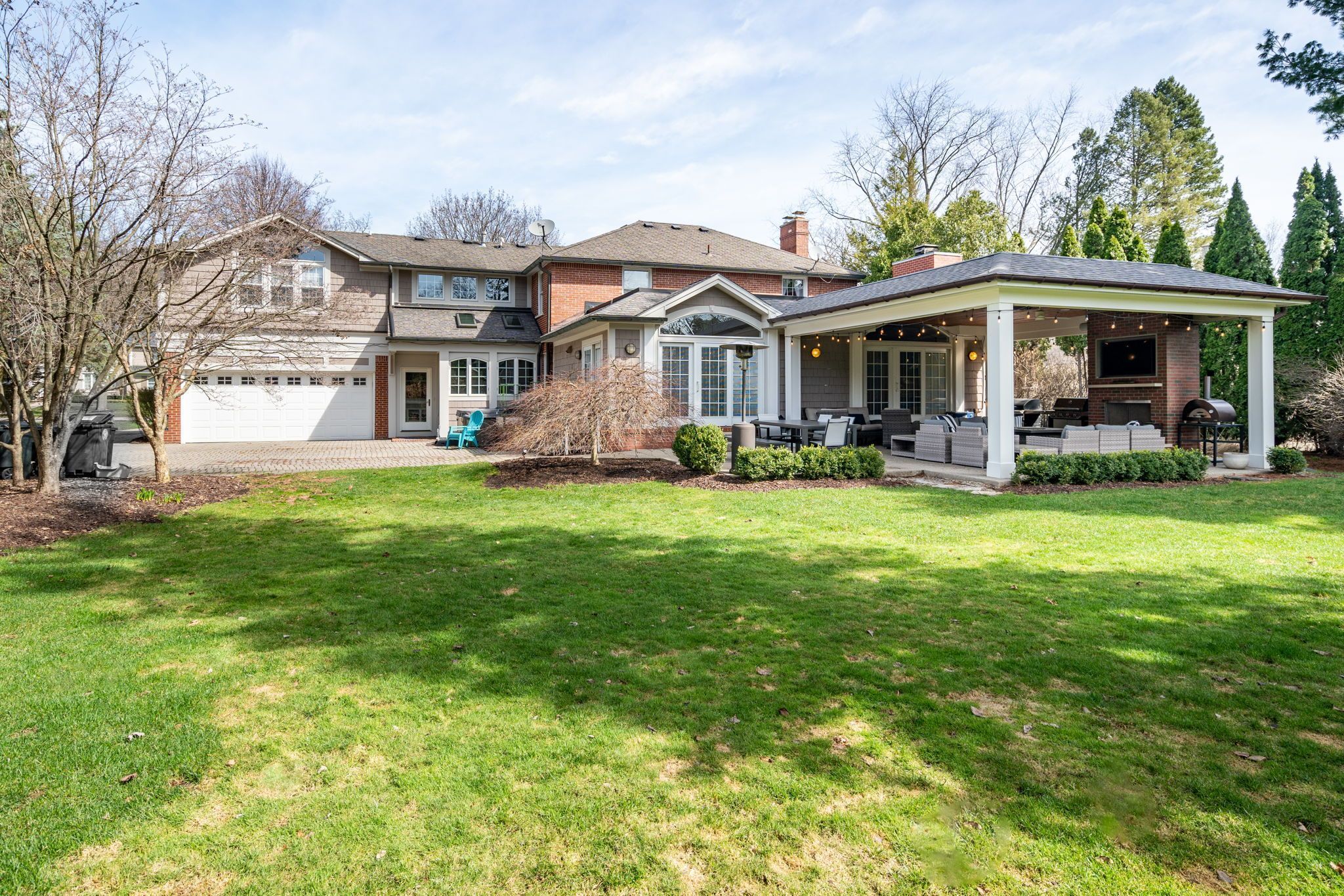 Bloomfield Charter Township Oakland, Michigan 48301, United States, 4 Bedrooms Bedrooms, ,4 BathroomsBathrooms,Residential,Pending,112585