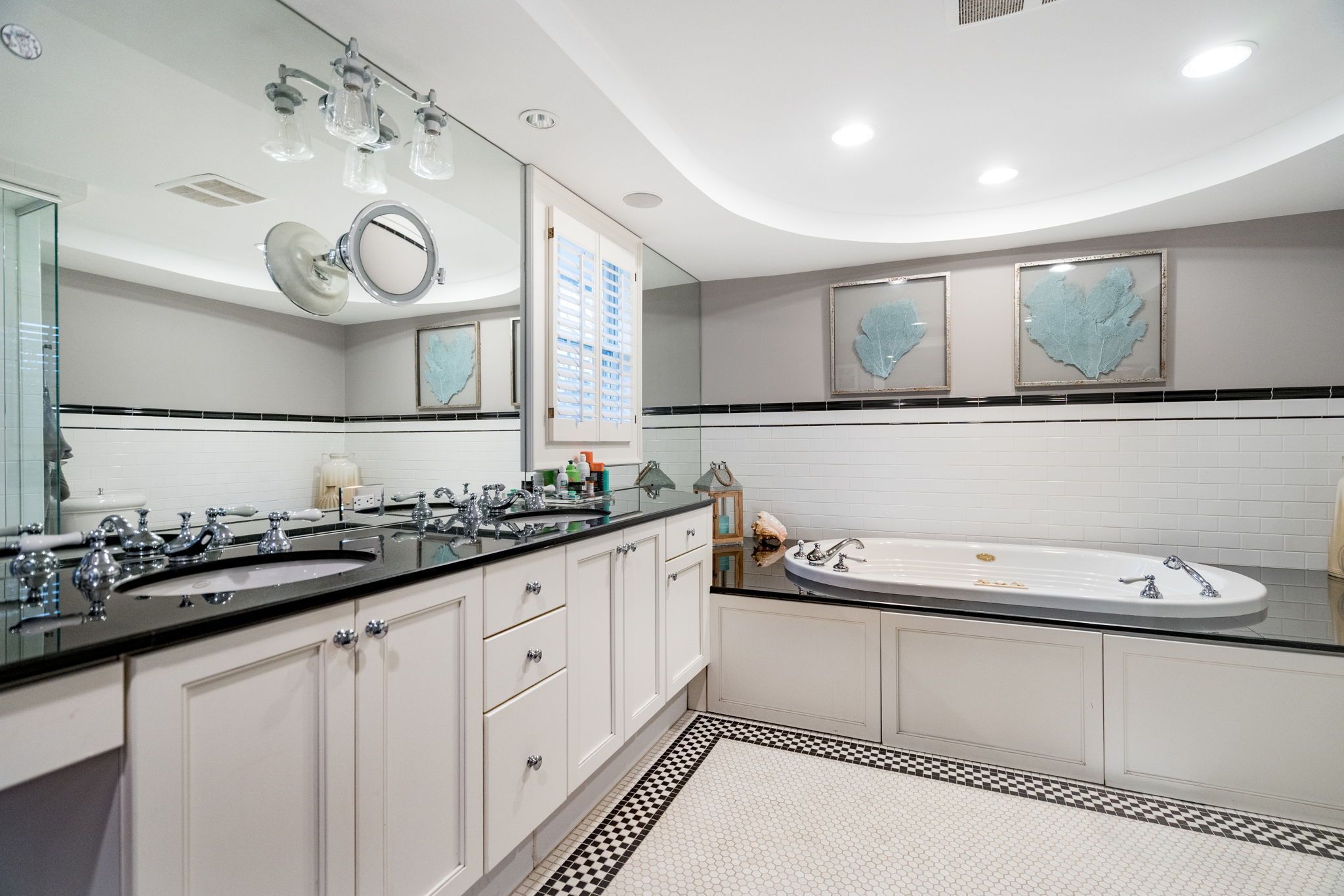 Bloomfield Charter Township Oakland, Michigan 48301, United States, 4 Bedrooms Bedrooms, ,4 BathroomsBathrooms,Residential,Pending,112585