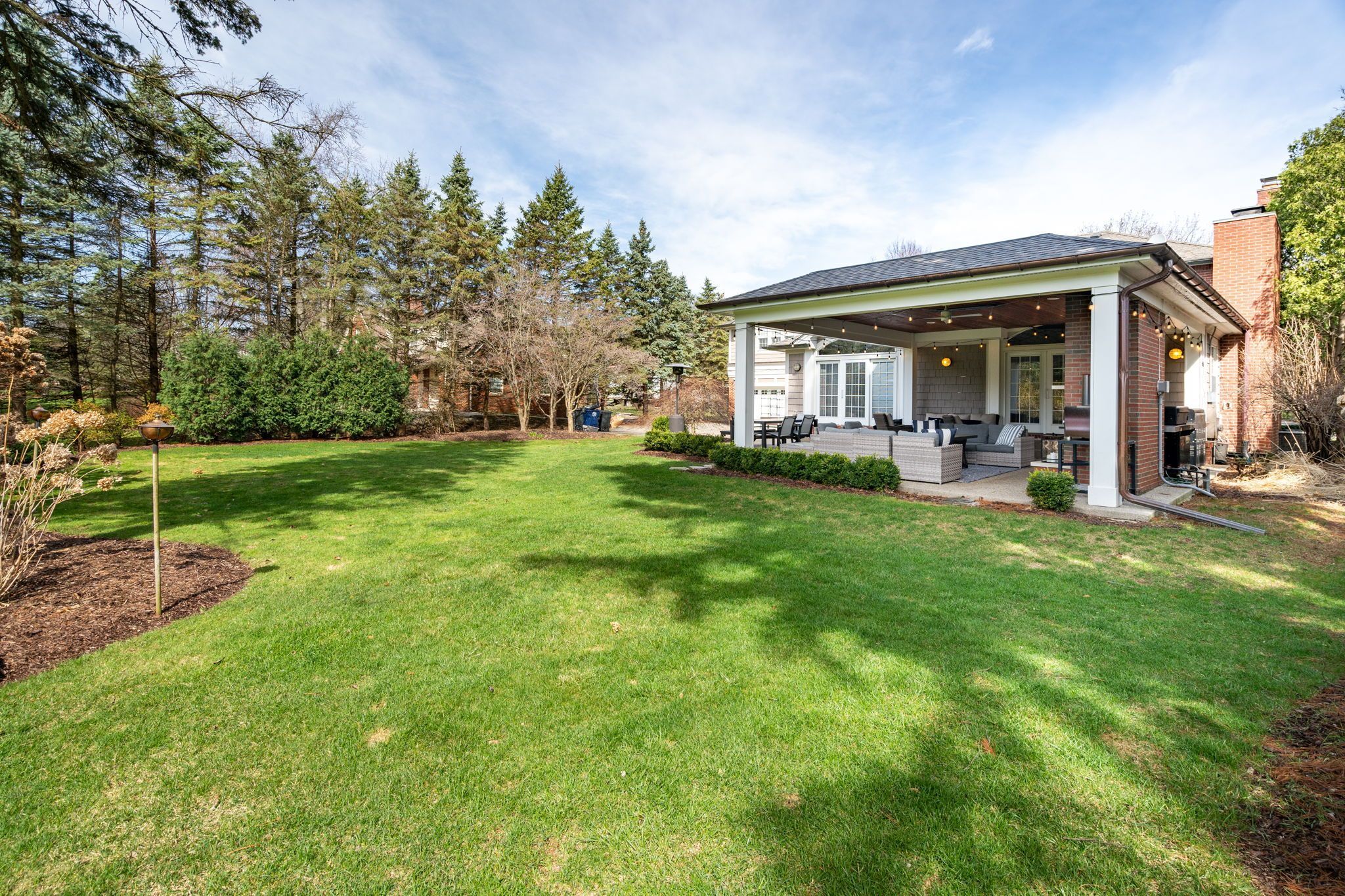 Bloomfield Charter Township Oakland, Michigan 48301, United States, 4 Bedrooms Bedrooms, ,4 BathroomsBathrooms,Residential,Pending,112585