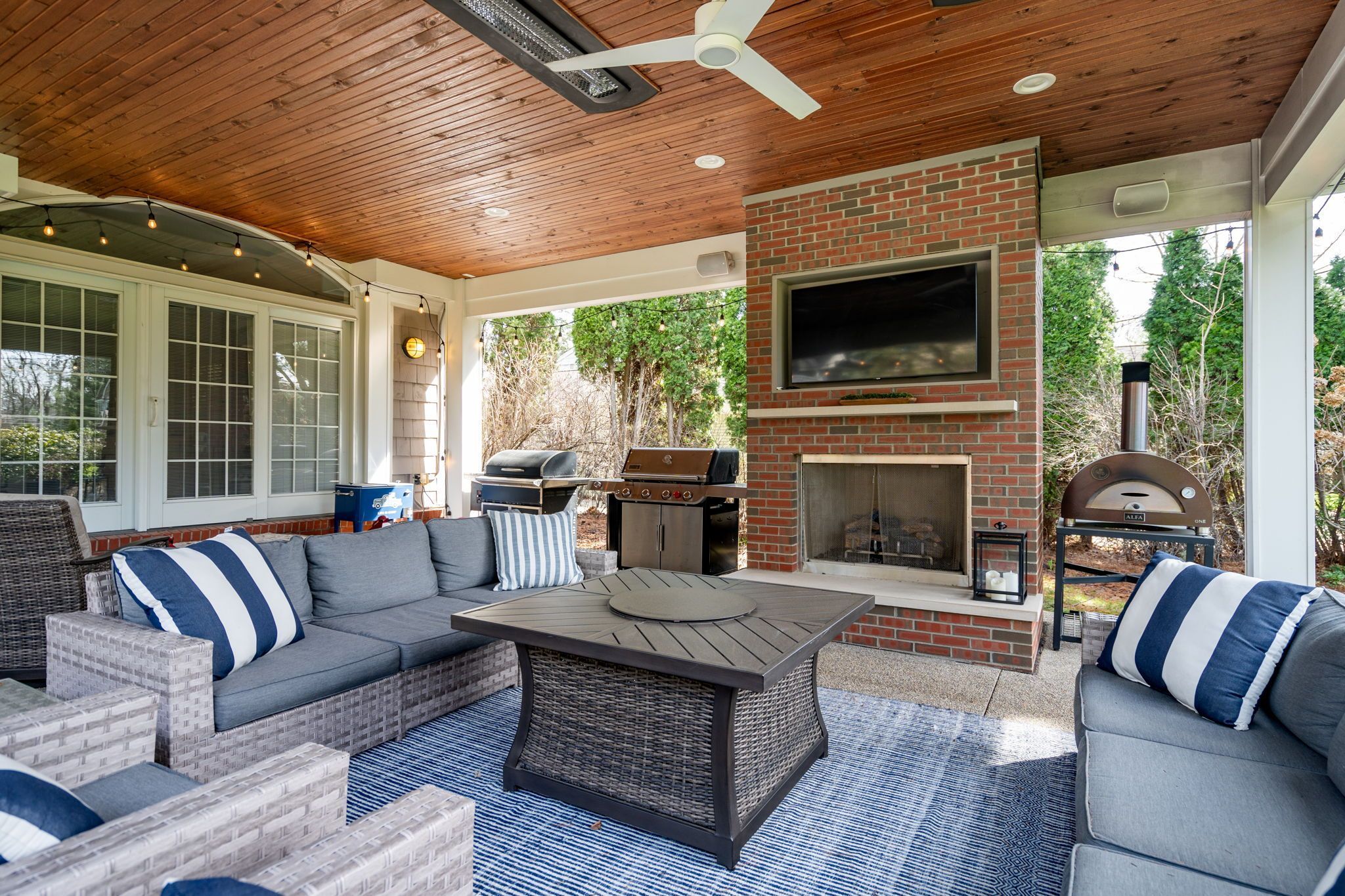 Bloomfield Charter Township Oakland, Michigan 48301, United States, 4 Bedrooms Bedrooms, ,4 BathroomsBathrooms,Residential,Pending,112585