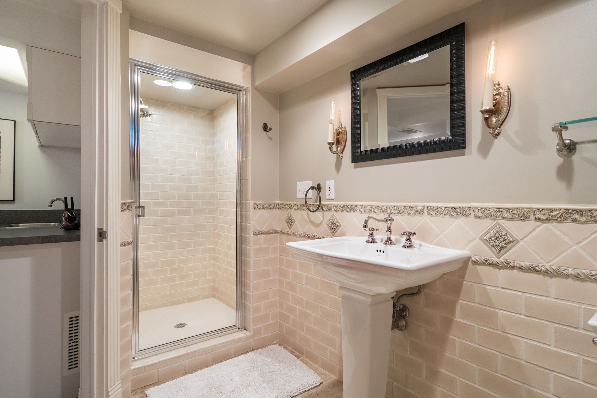 Bloomfield Charter Township Oakland, Michigan 48301, United States, 4 Bedrooms Bedrooms, ,4 BathroomsBathrooms,Residential,Pending,112585