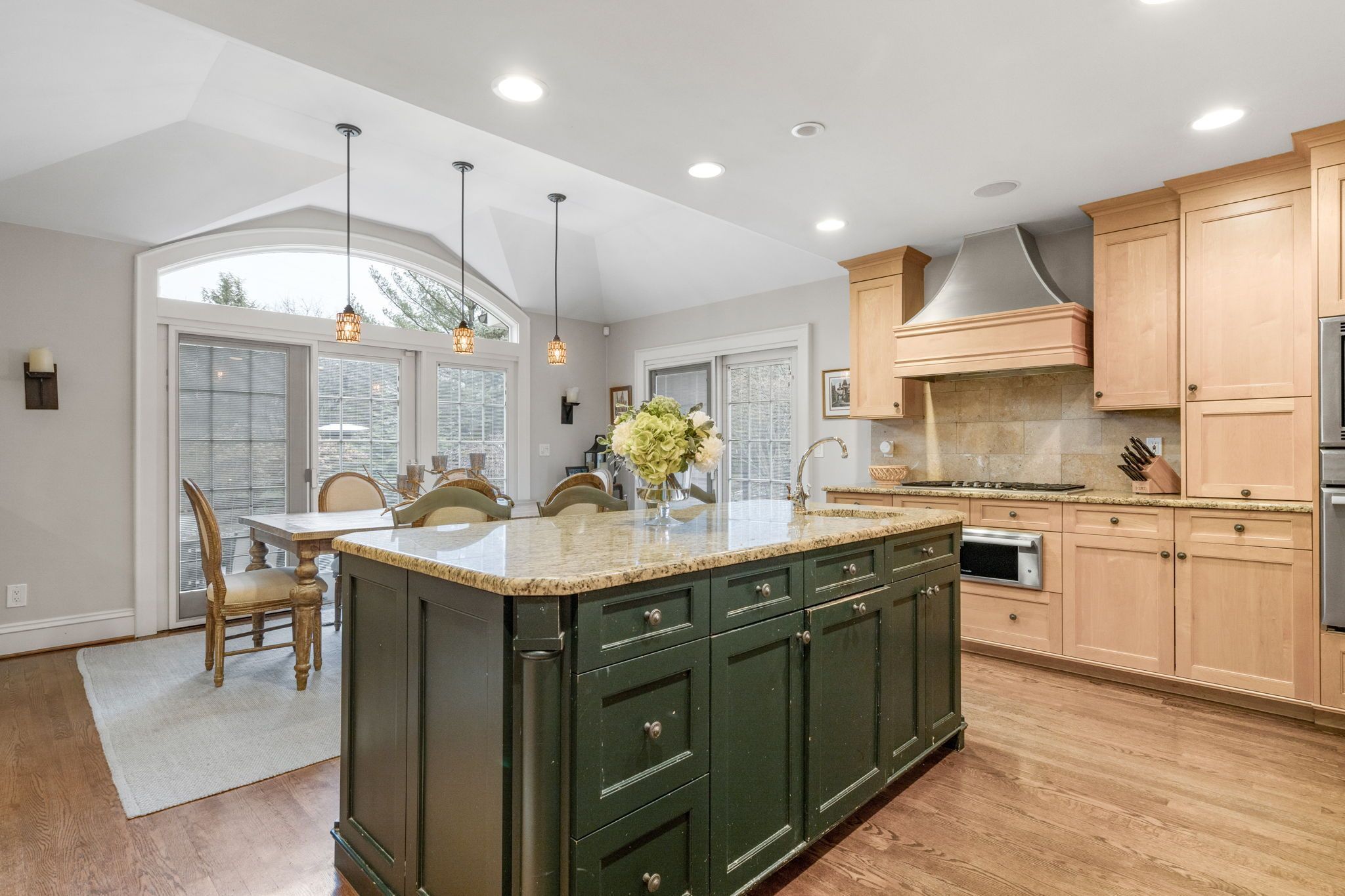 Bloomfield Charter Township Oakland, Michigan 48301, United States, 4 Bedrooms Bedrooms, ,4 BathroomsBathrooms,Residential,Pending,112585