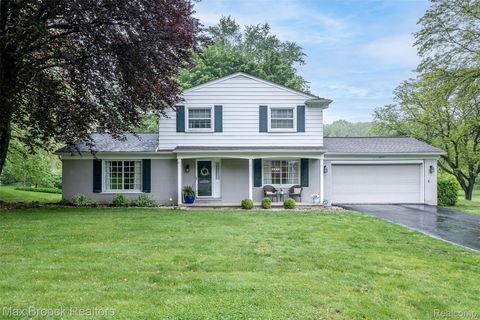 2655 ASPEN Lane Bloomfield Charter Township MI 48302