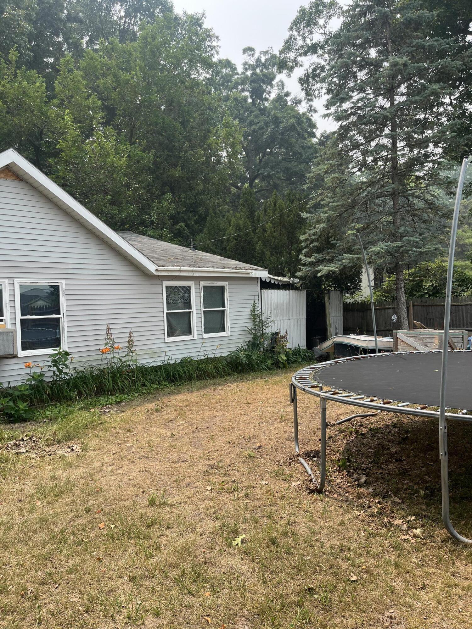 8616 Merry Drive NE