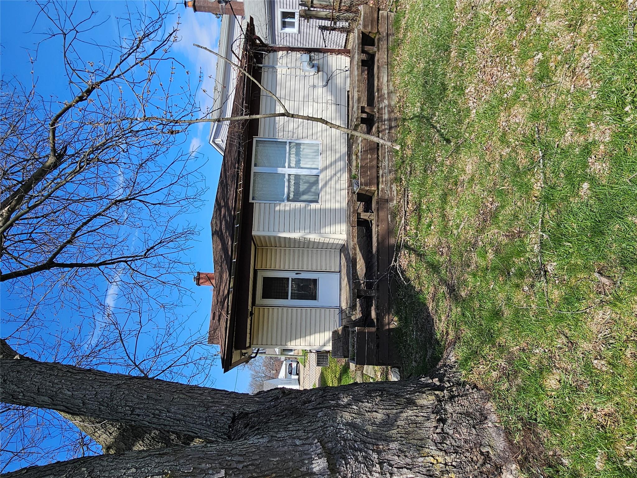 13876 Hendricks Avenue