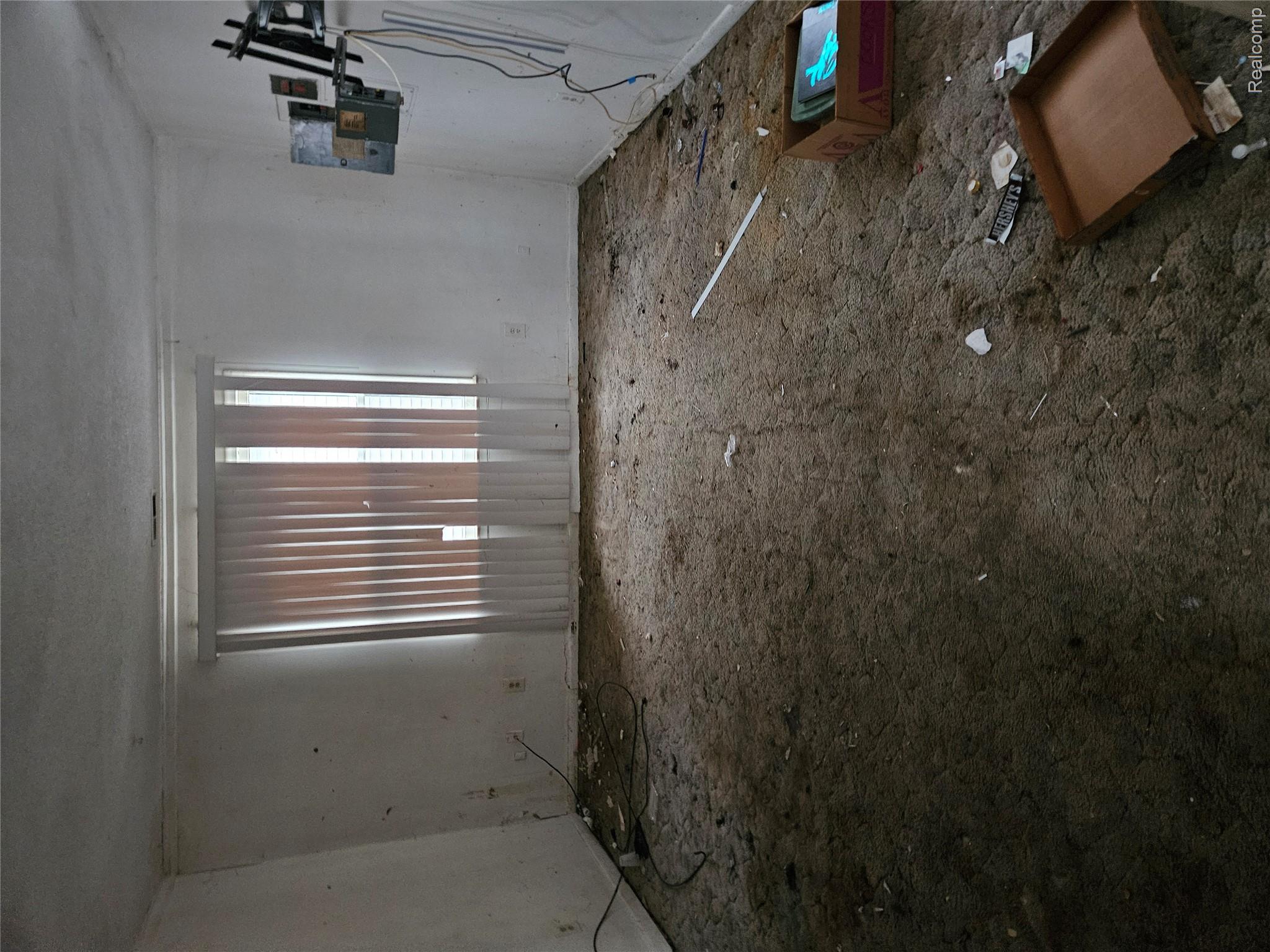 13876 Hendricks Avenue