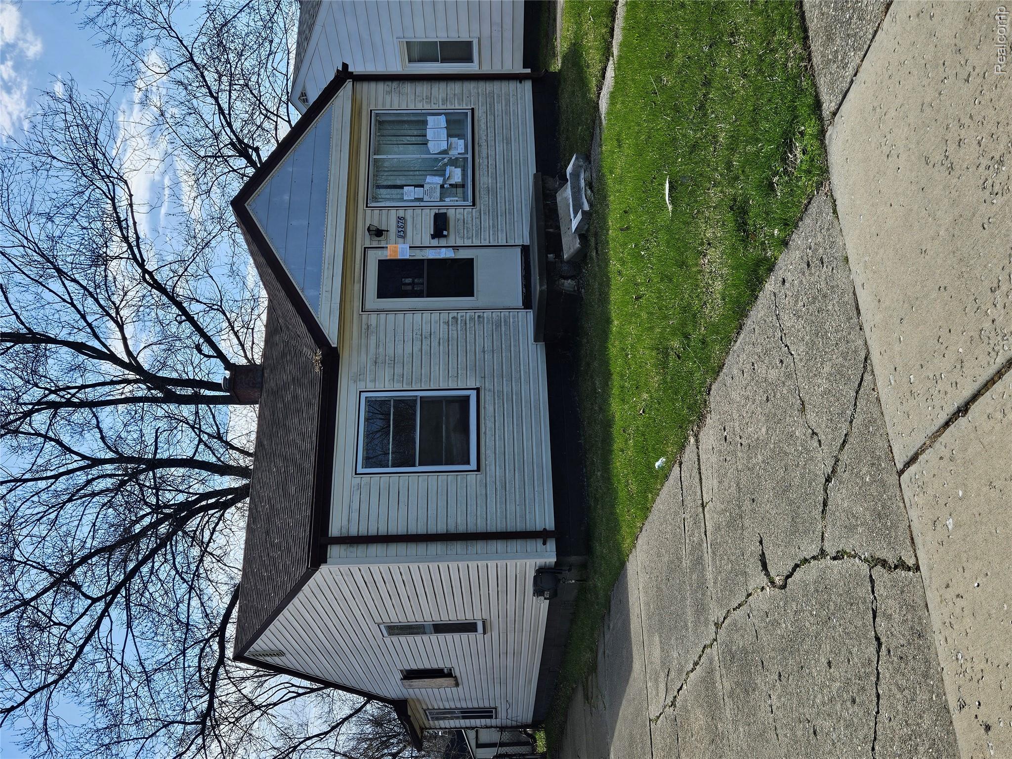 13876 Hendricks Avenue