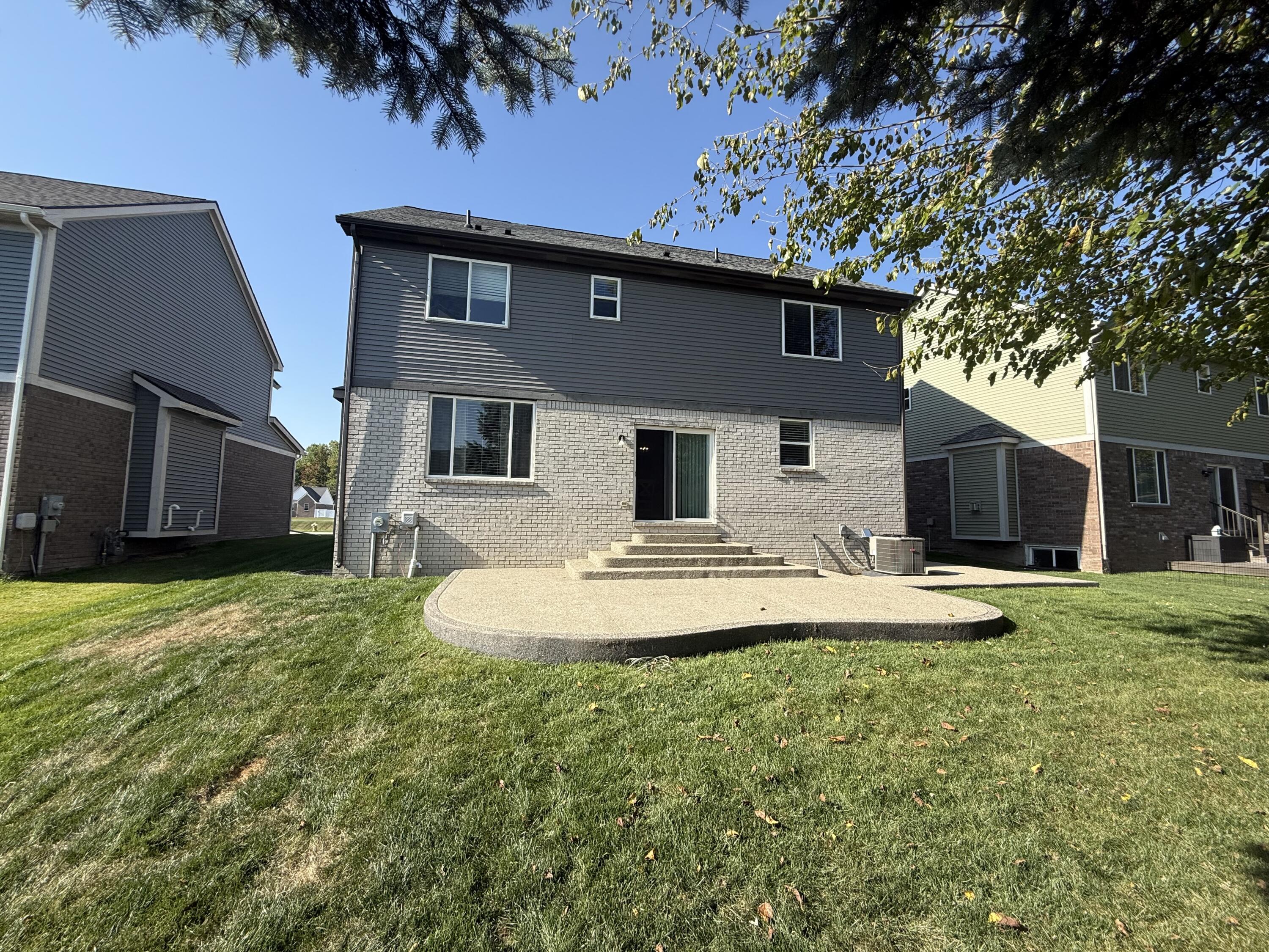 29371 Bayside Circle N