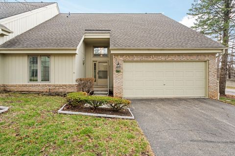 36482 Lochdale Farmington Hills City MI 48335