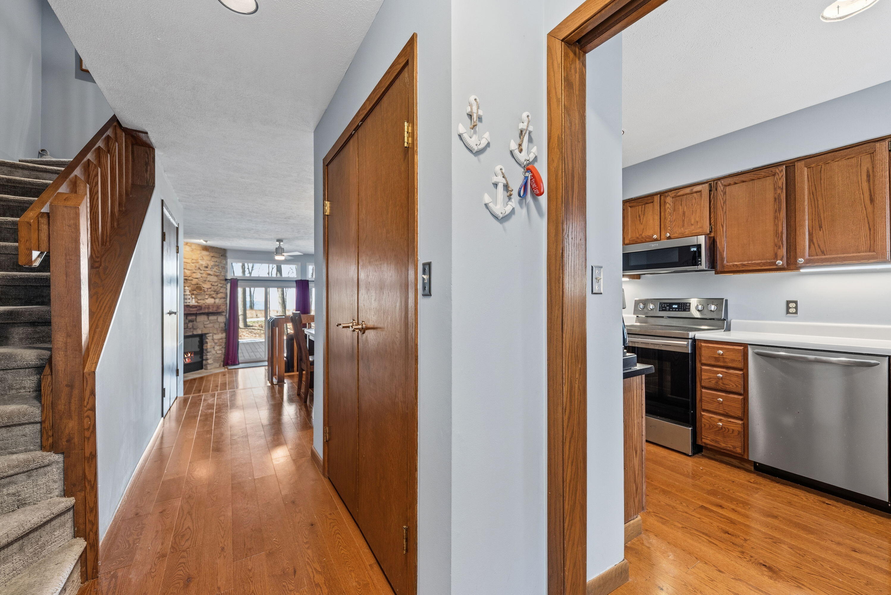 1501 W Water Street 8