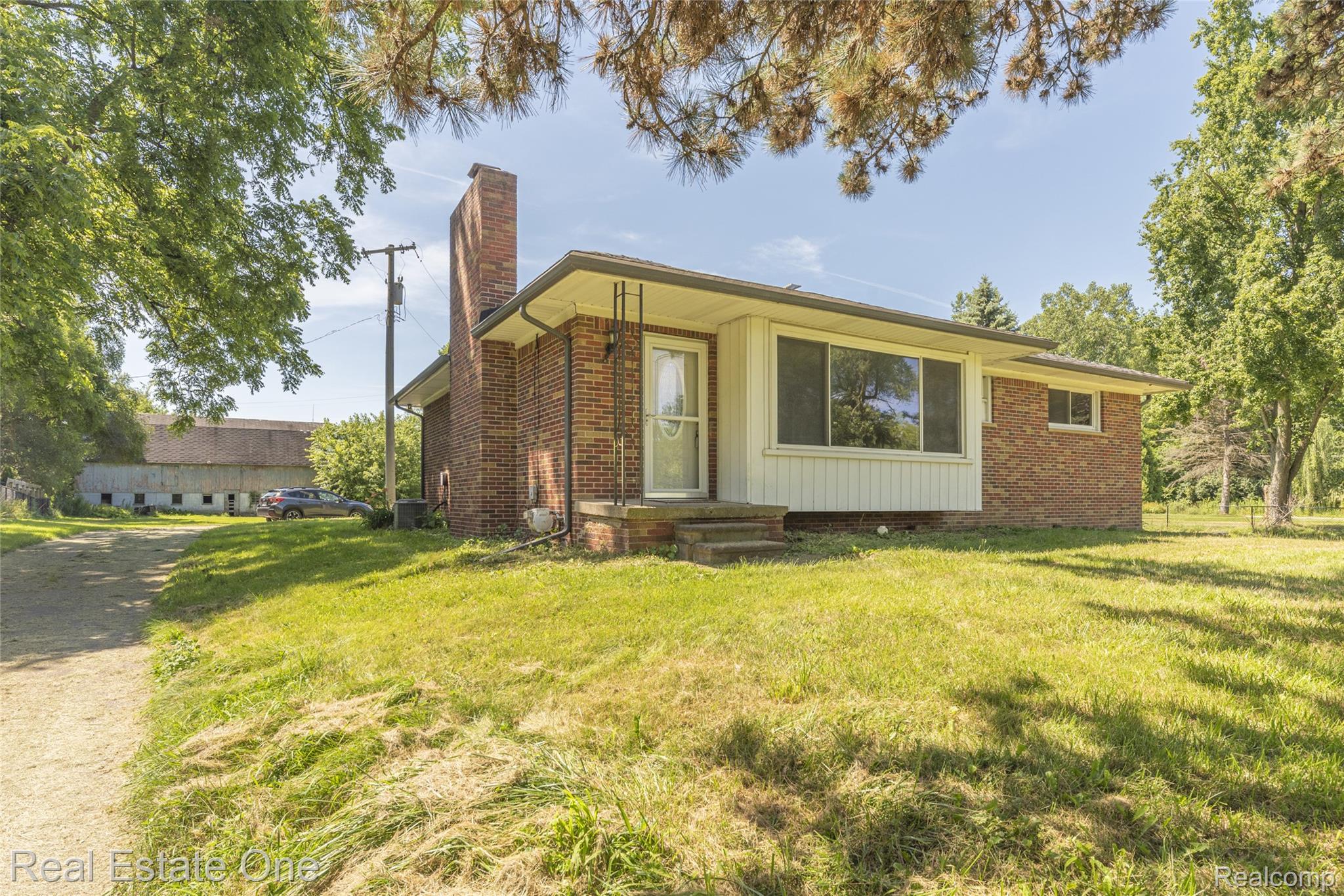 7624 6 Mile Road