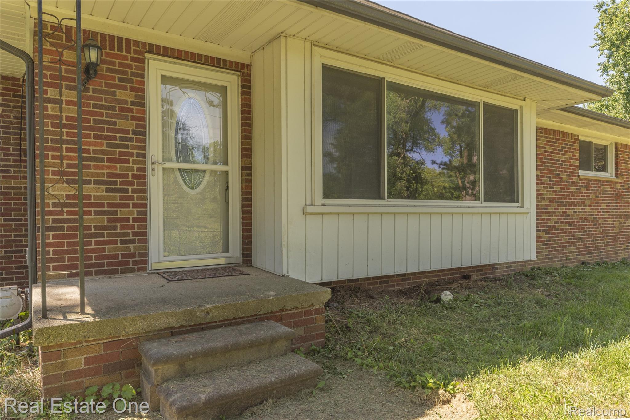 7624 6 Mile Road
