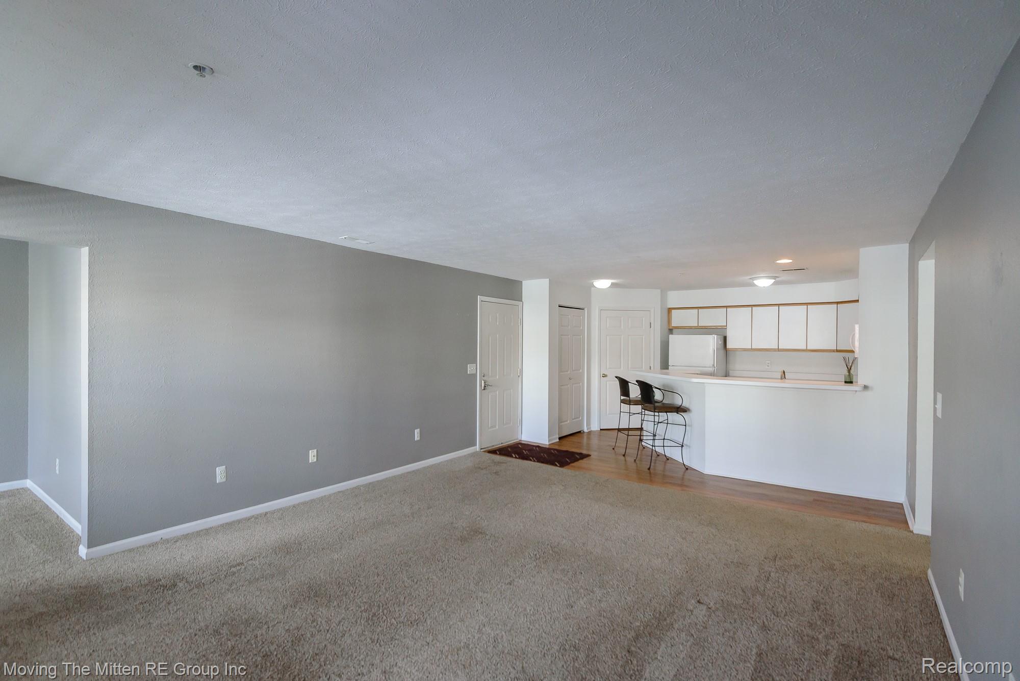 1398 Heatherwood Lane