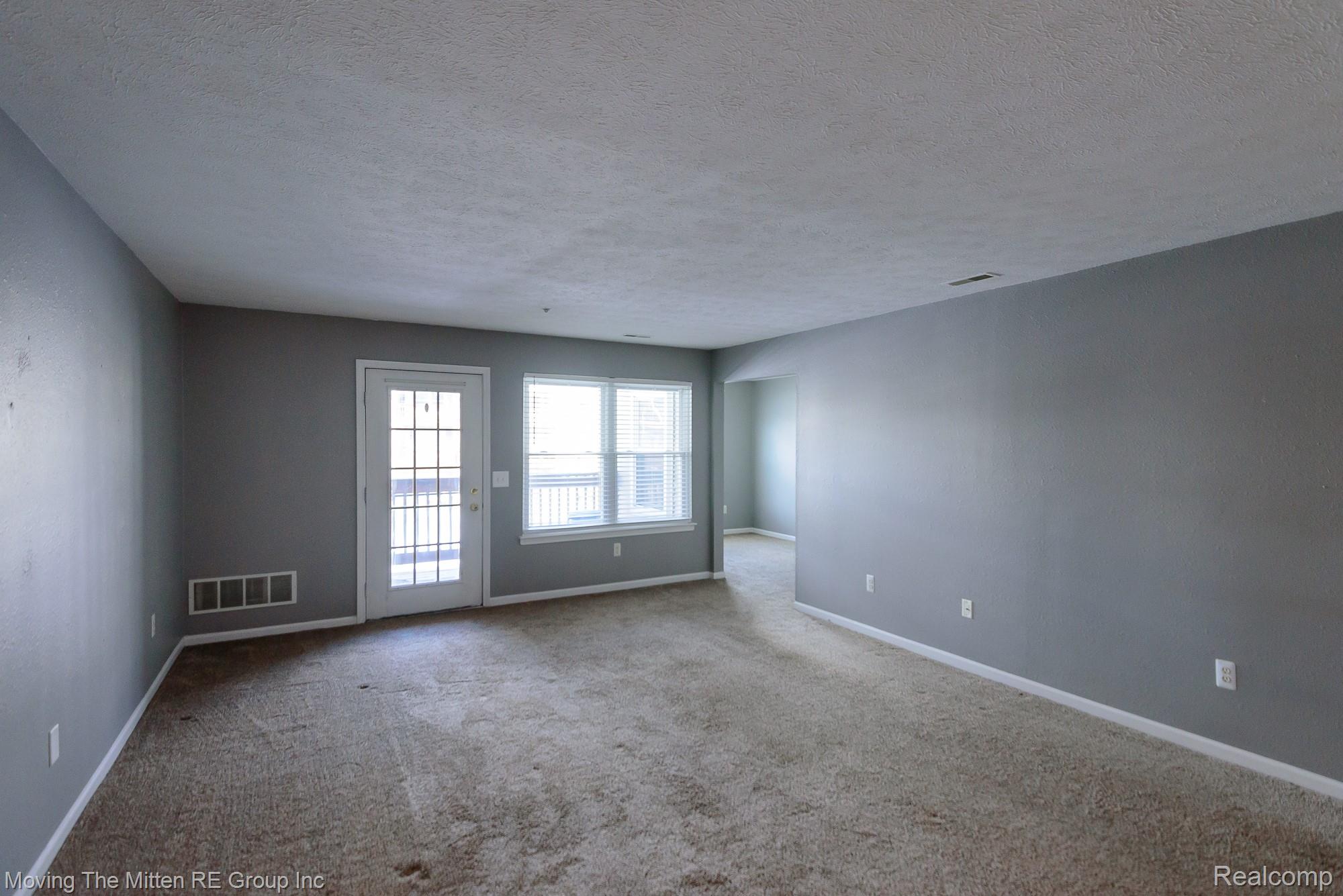 1398 Heatherwood Lane