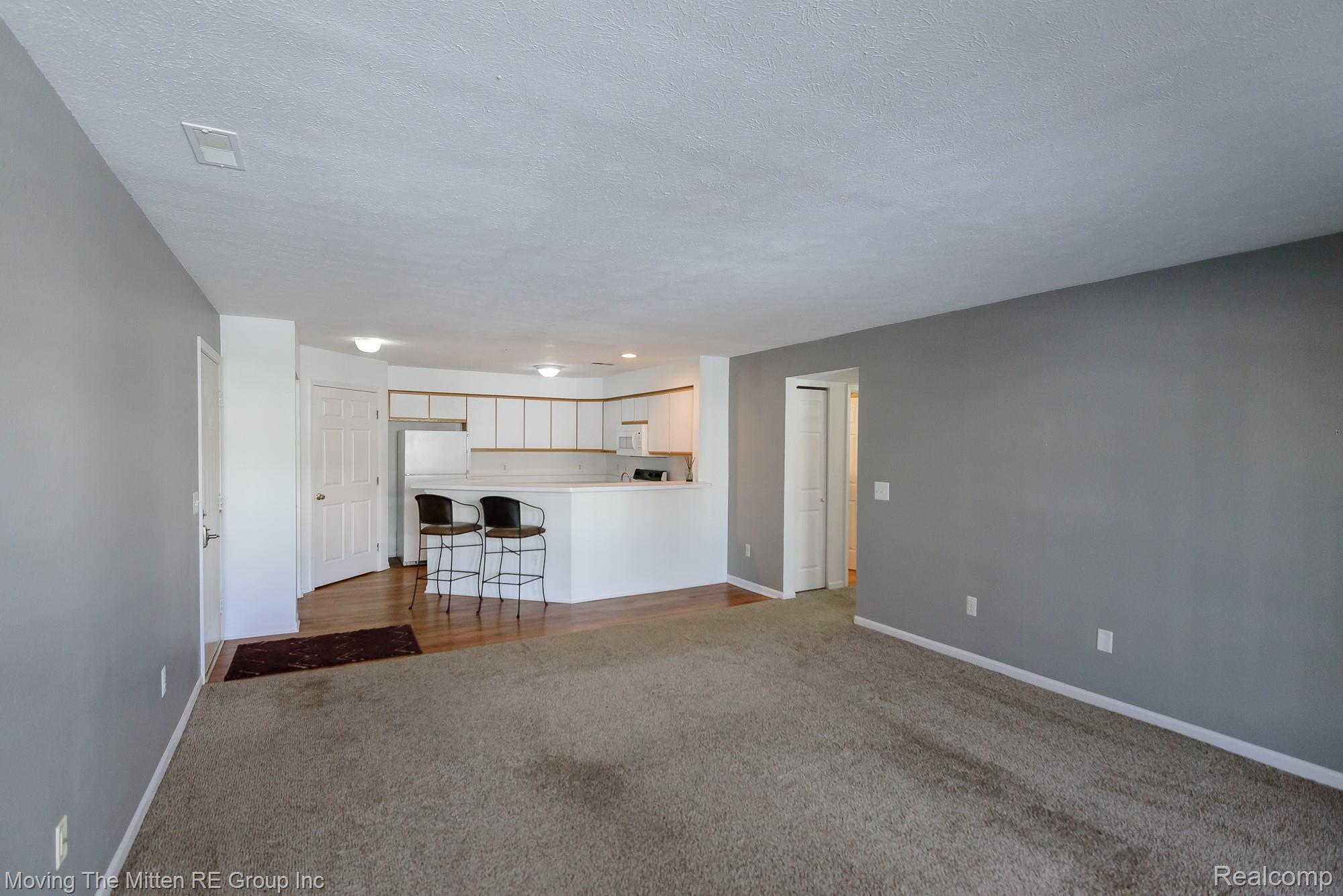 1398 Heatherwood Lane