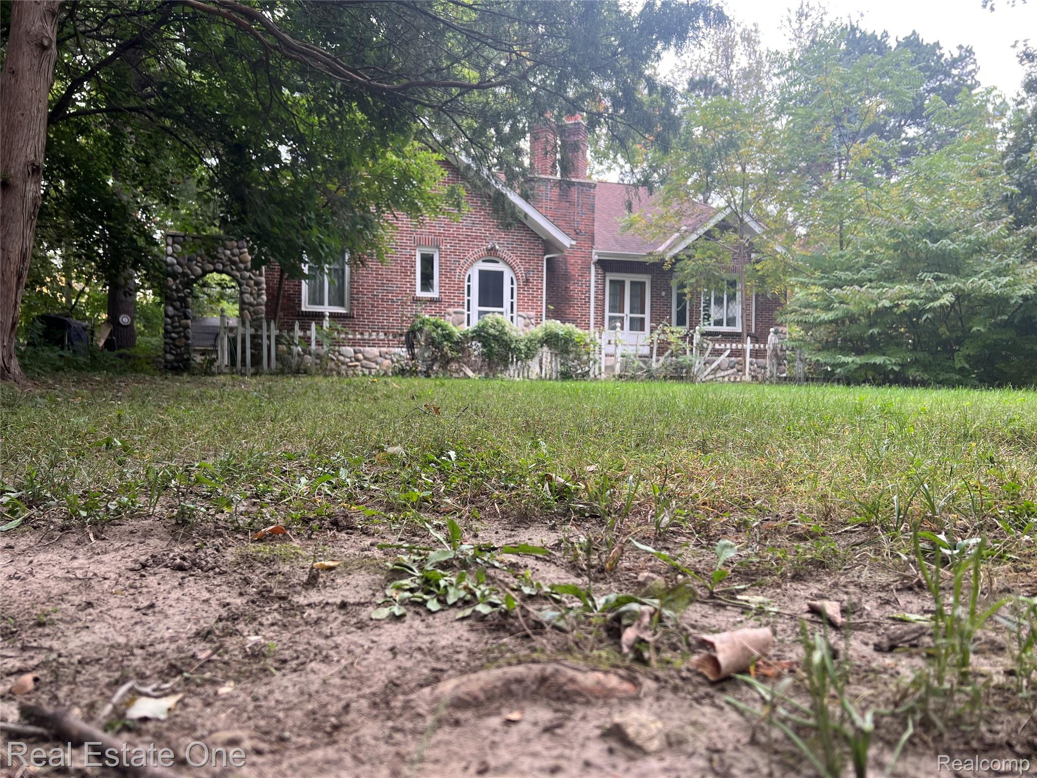 2334 Silver Lake Rd Road