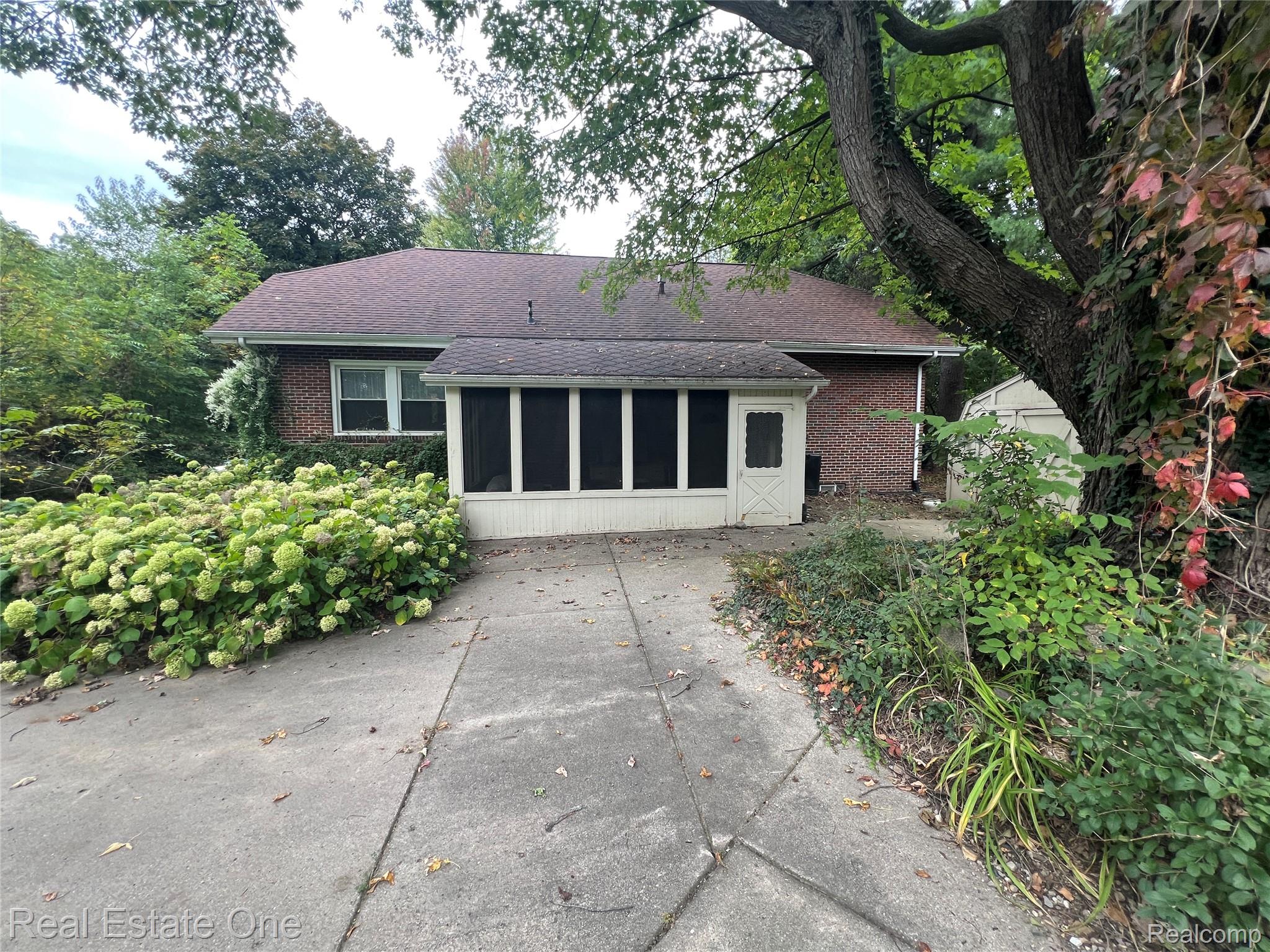 2334 Silver Lake Rd Road