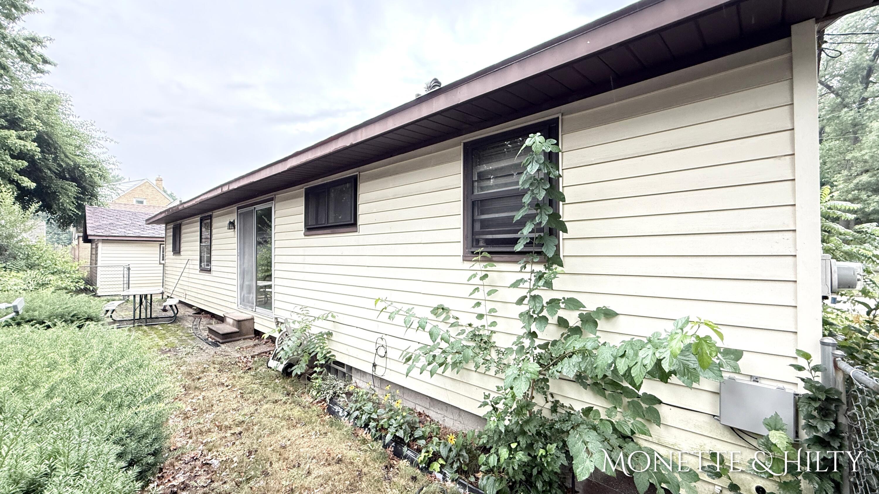 26 W Maplewood Avenue