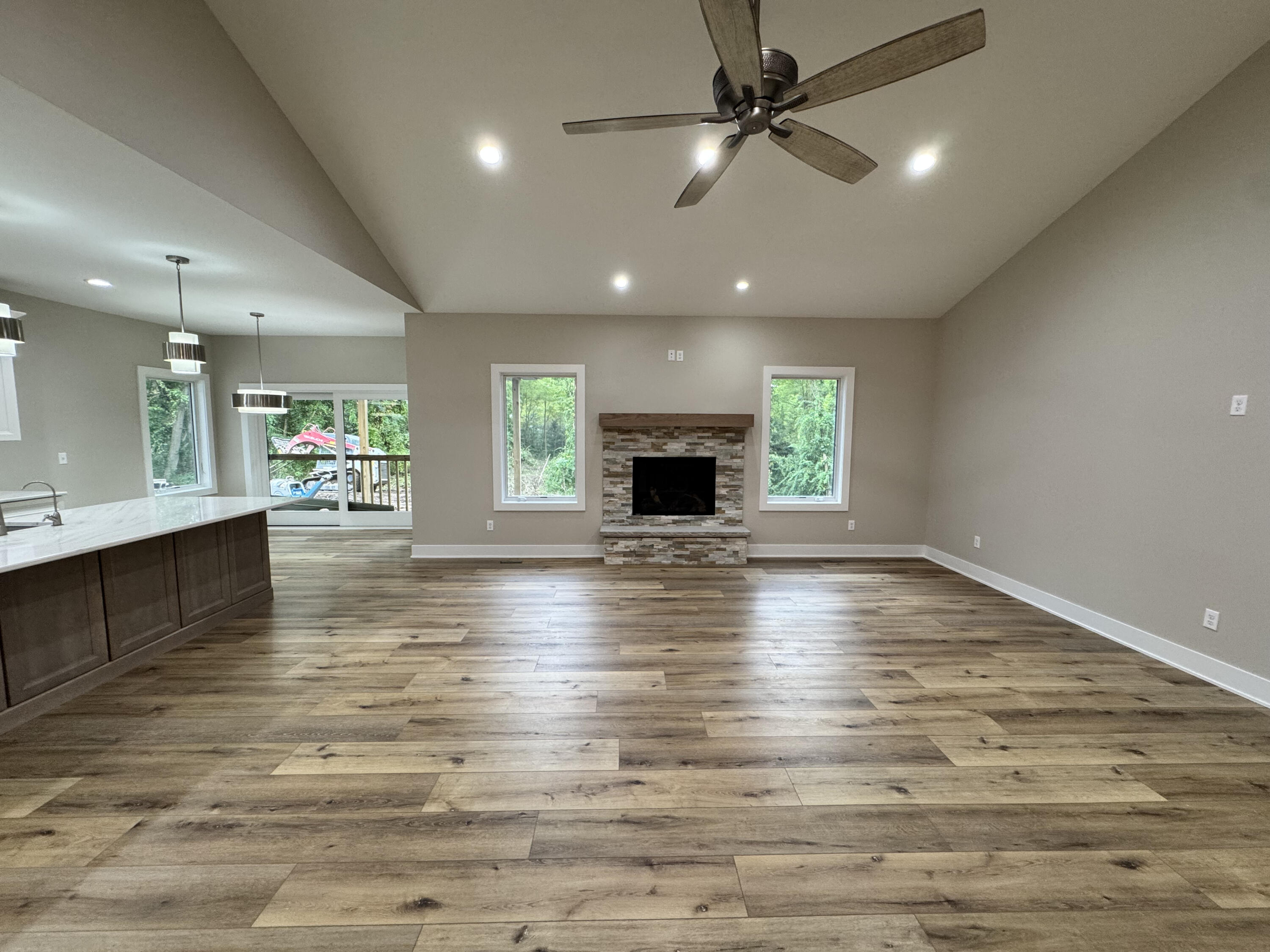 5570 Golf Club Road