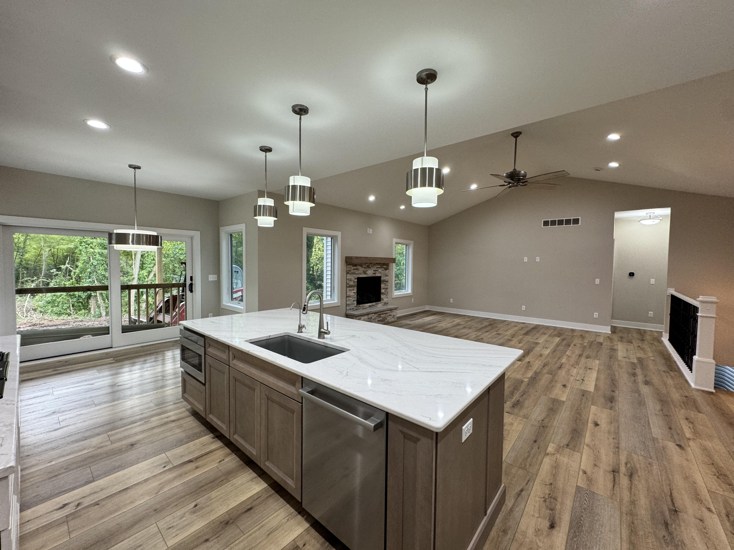 5570 Golf Club Road