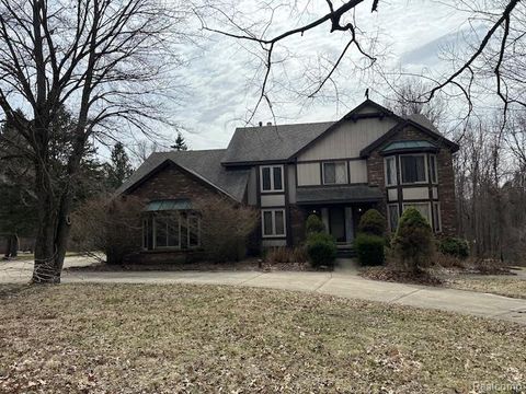 6400 Bridle Lane Highland Charter Township MI 48356