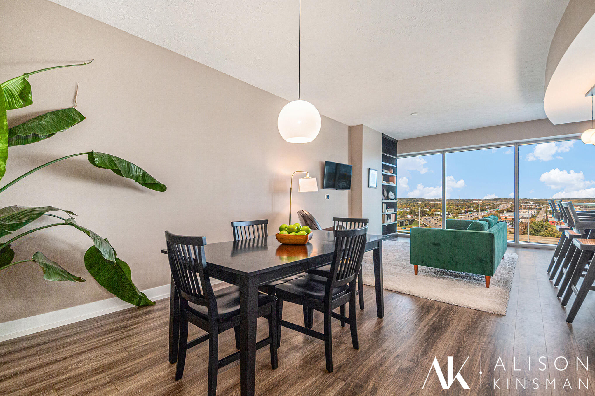 335 Bridge Street NW 1003