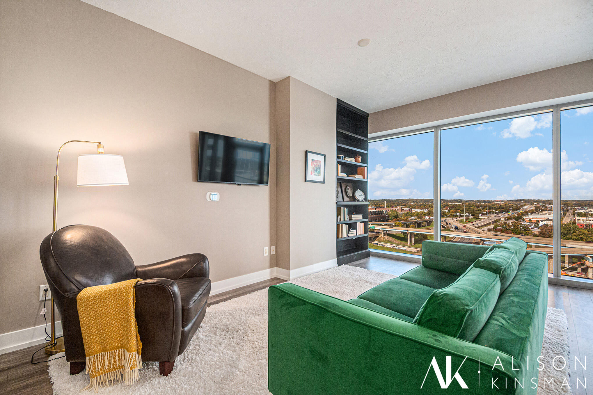 335 Bridge Street NW 1003