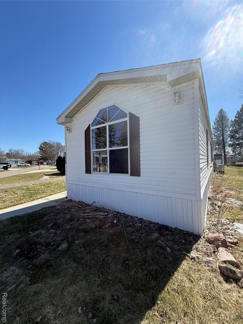 6538 Biscayne Boulevard Brighton City MI 48114