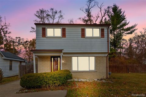 19682 Jeanette Street Southfield City MI 48075