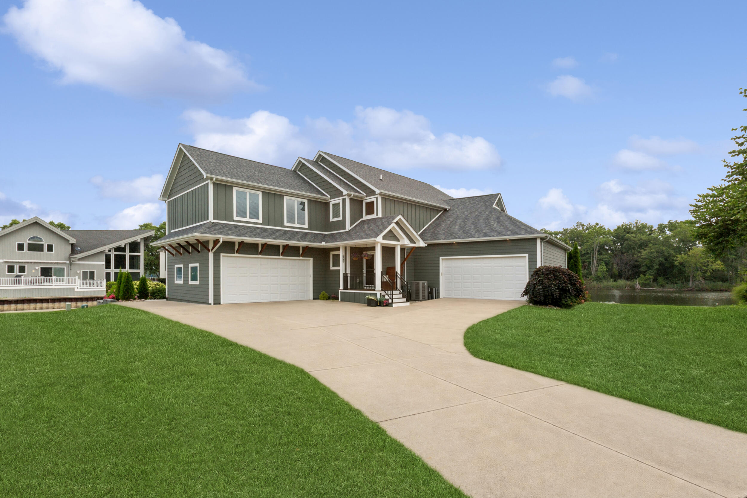 2545 Bay Pointe Drive