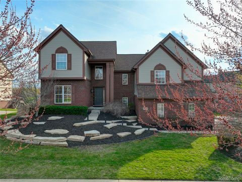 8599 Hummingbird Commerce Charter Township MI 48382