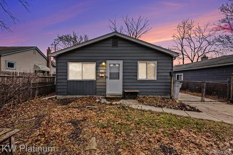 1218 E Milton Avenue Hazel Park City MI 48030