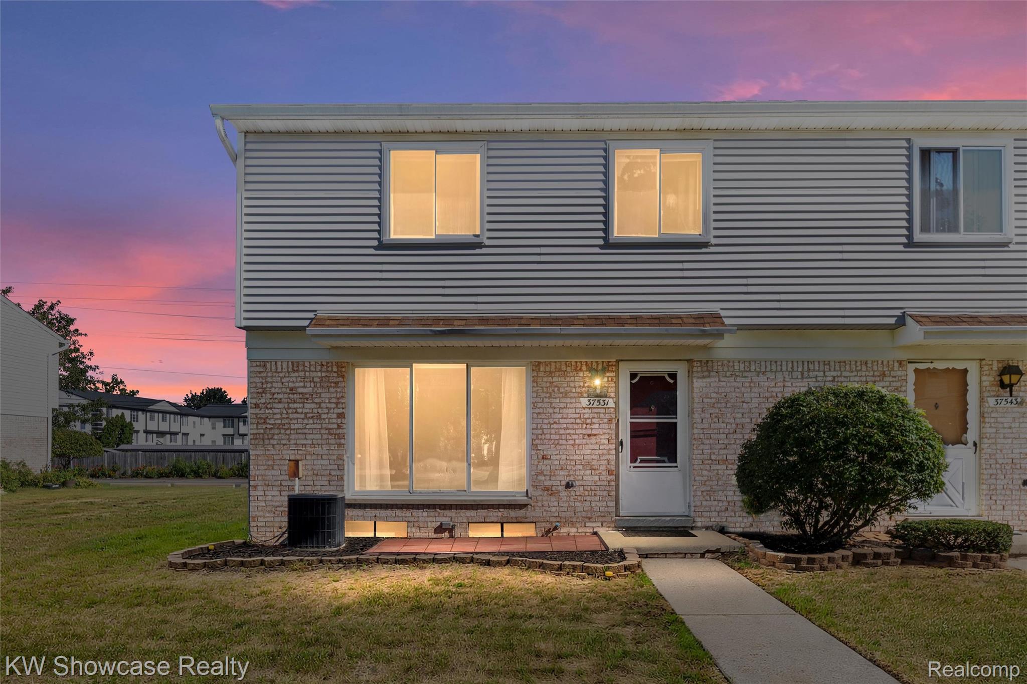 37531 N Colonial Drive