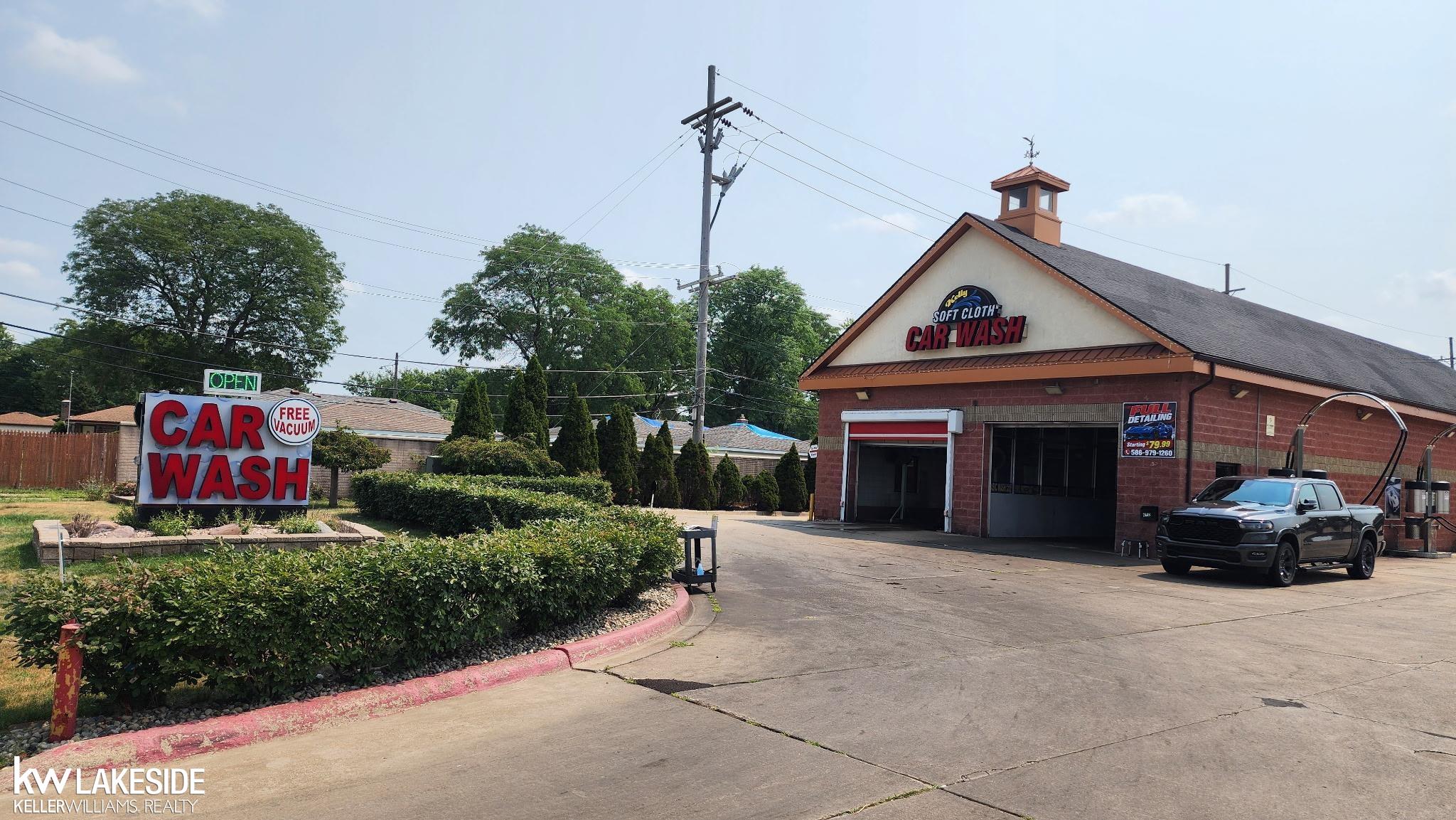 2448 E 14 Mile Road