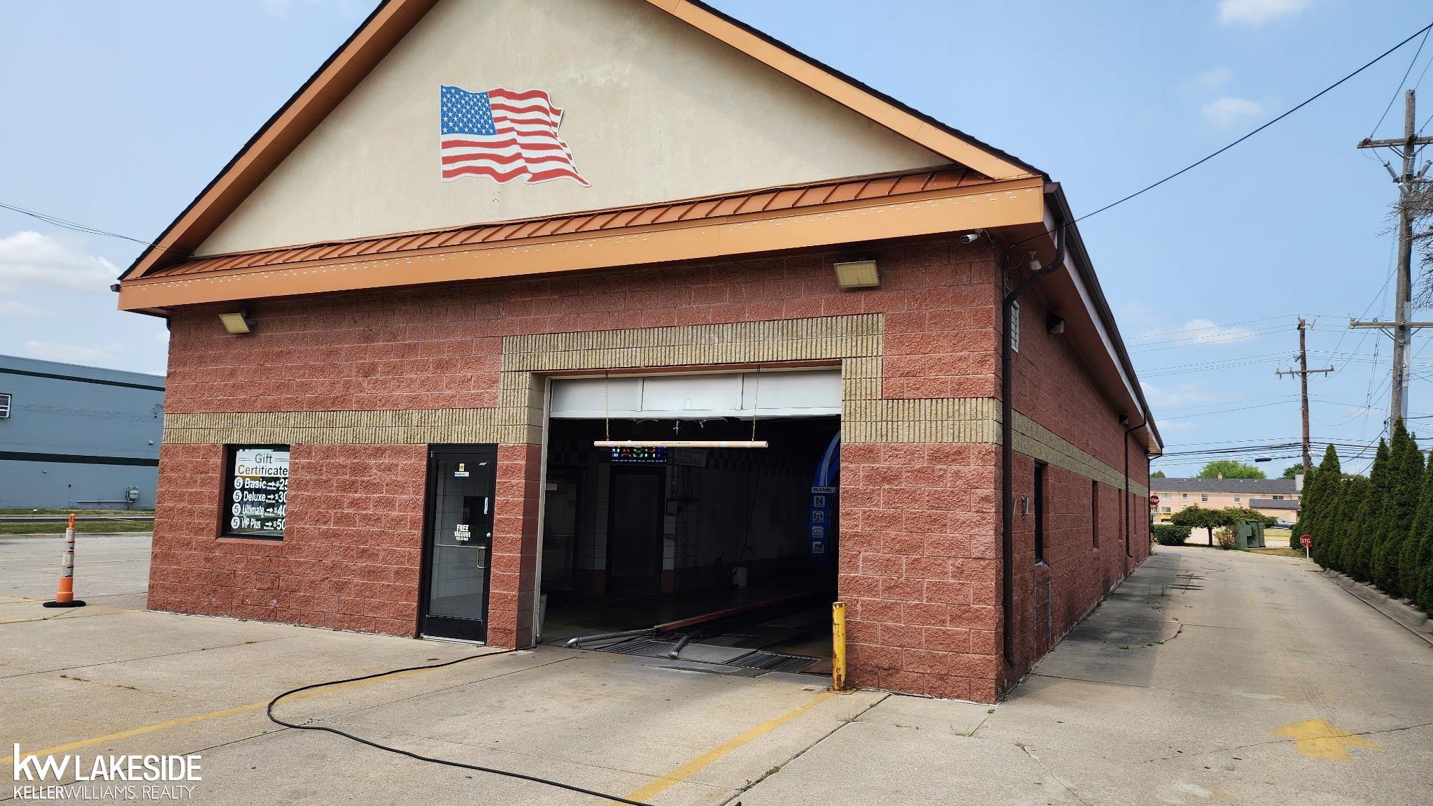 2448 E 14 Mile Road