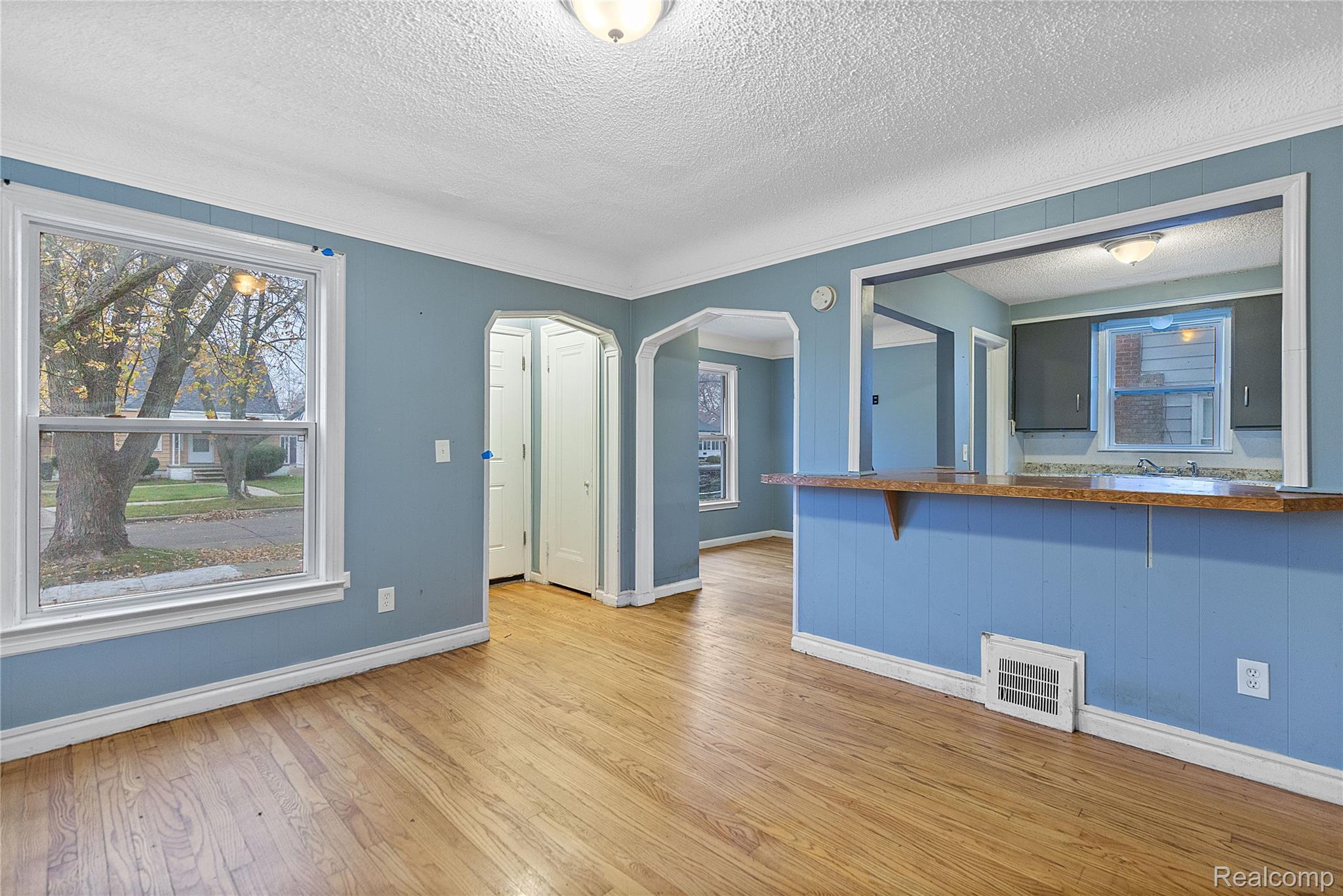 20301 KENOSHA Street