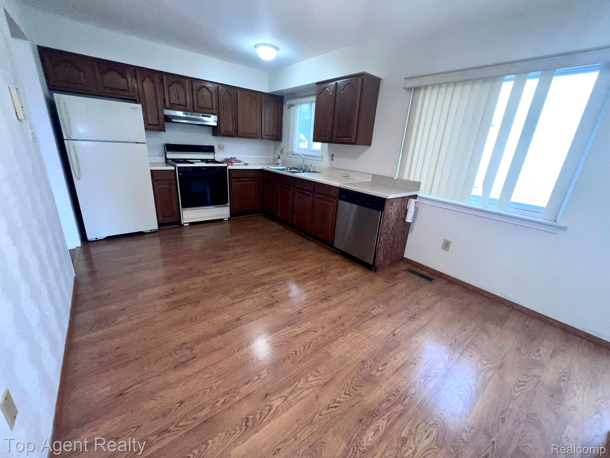 28912 Cambridge Street