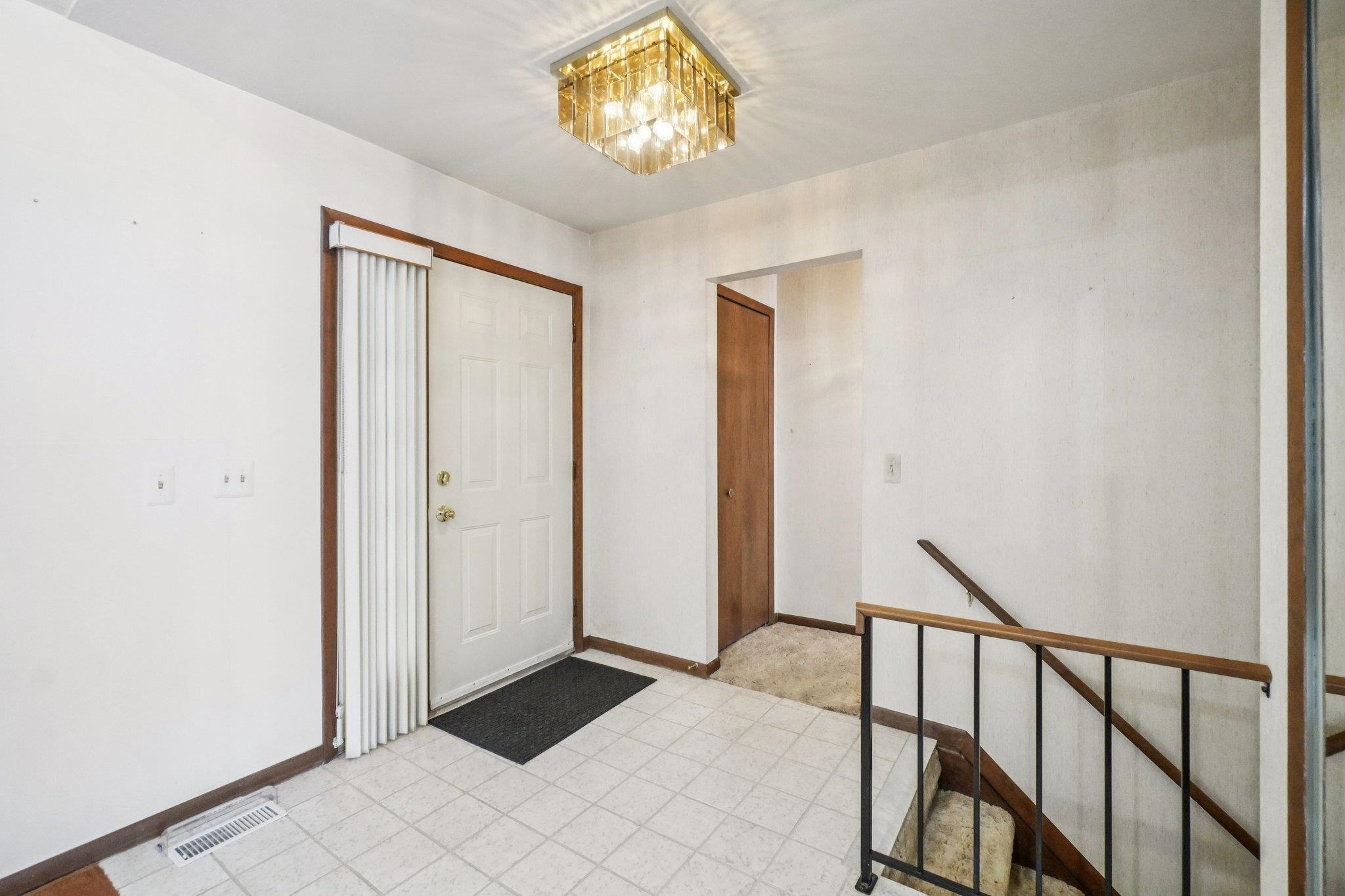 1725 Streamwood Drive