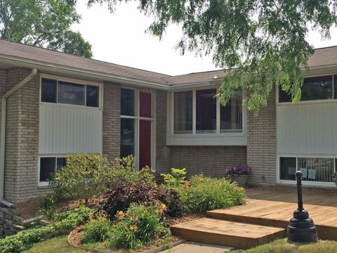 29623 Northwestern Highway 7 Southfield City MI 48034