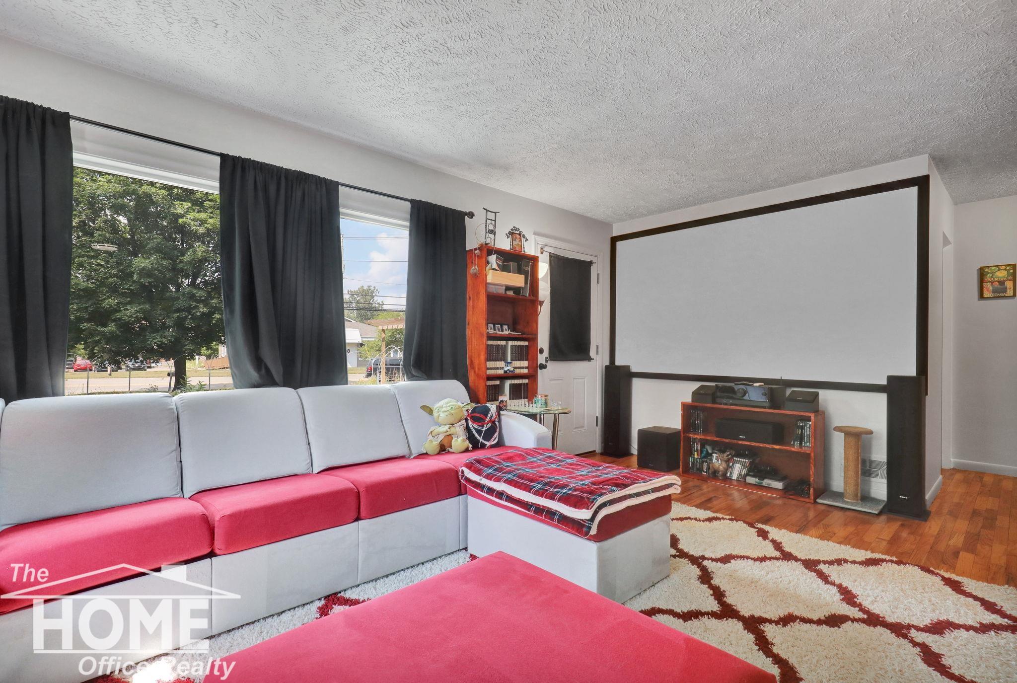 825 W Lake Lansing Road