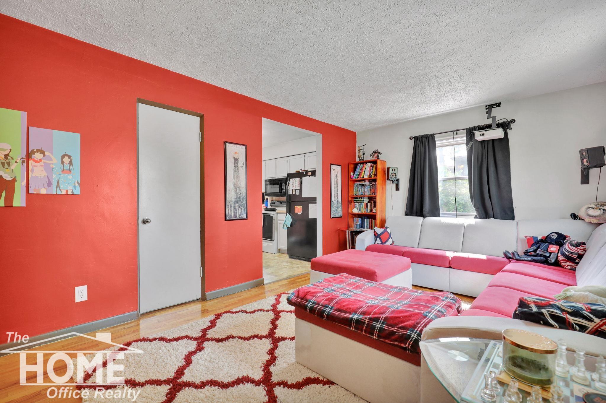 825 W Lake Lansing Road