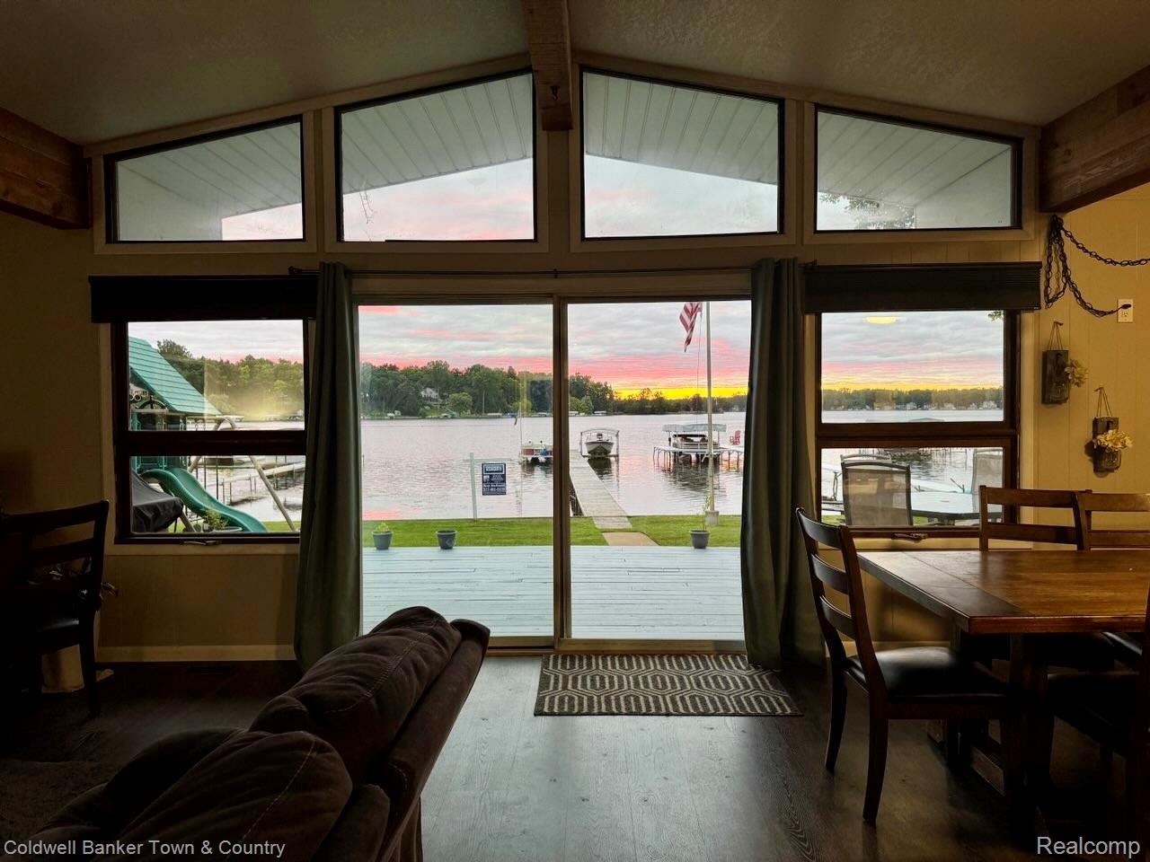 10868 Bob White Beach Boulevard