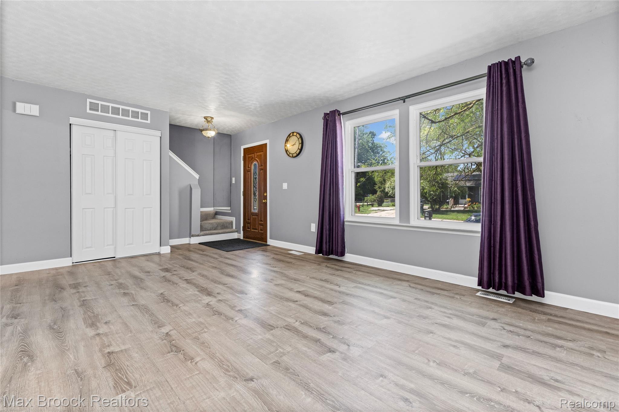 29293 Riveroak Drive
