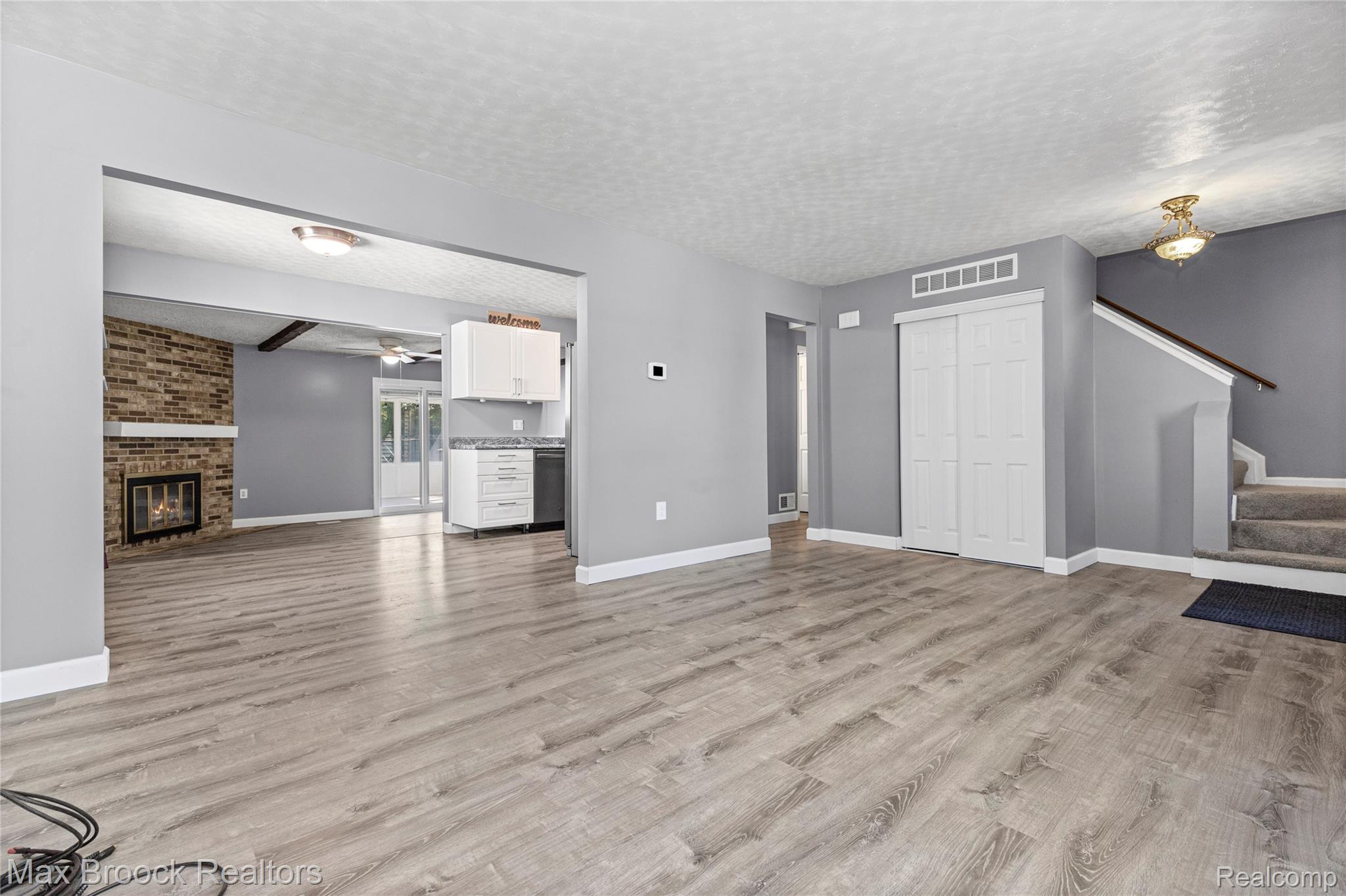 29293 Riveroak Drive