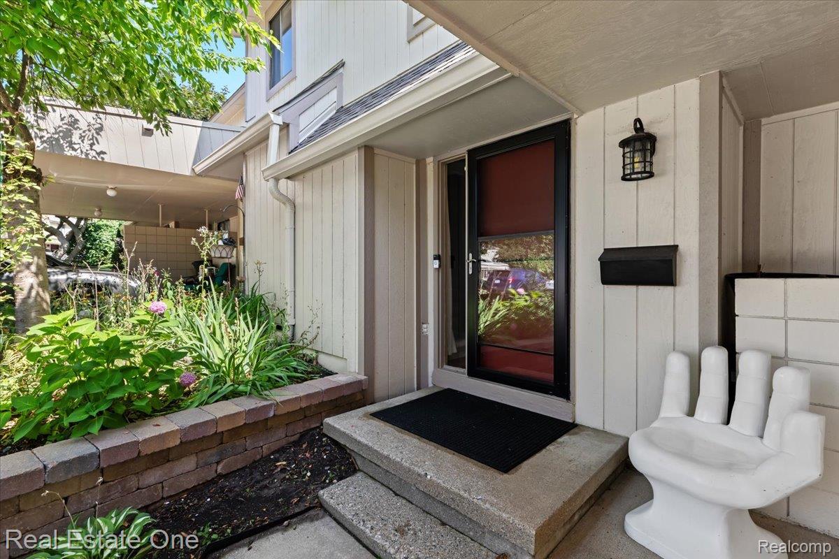 1527 Charter Oak Drive