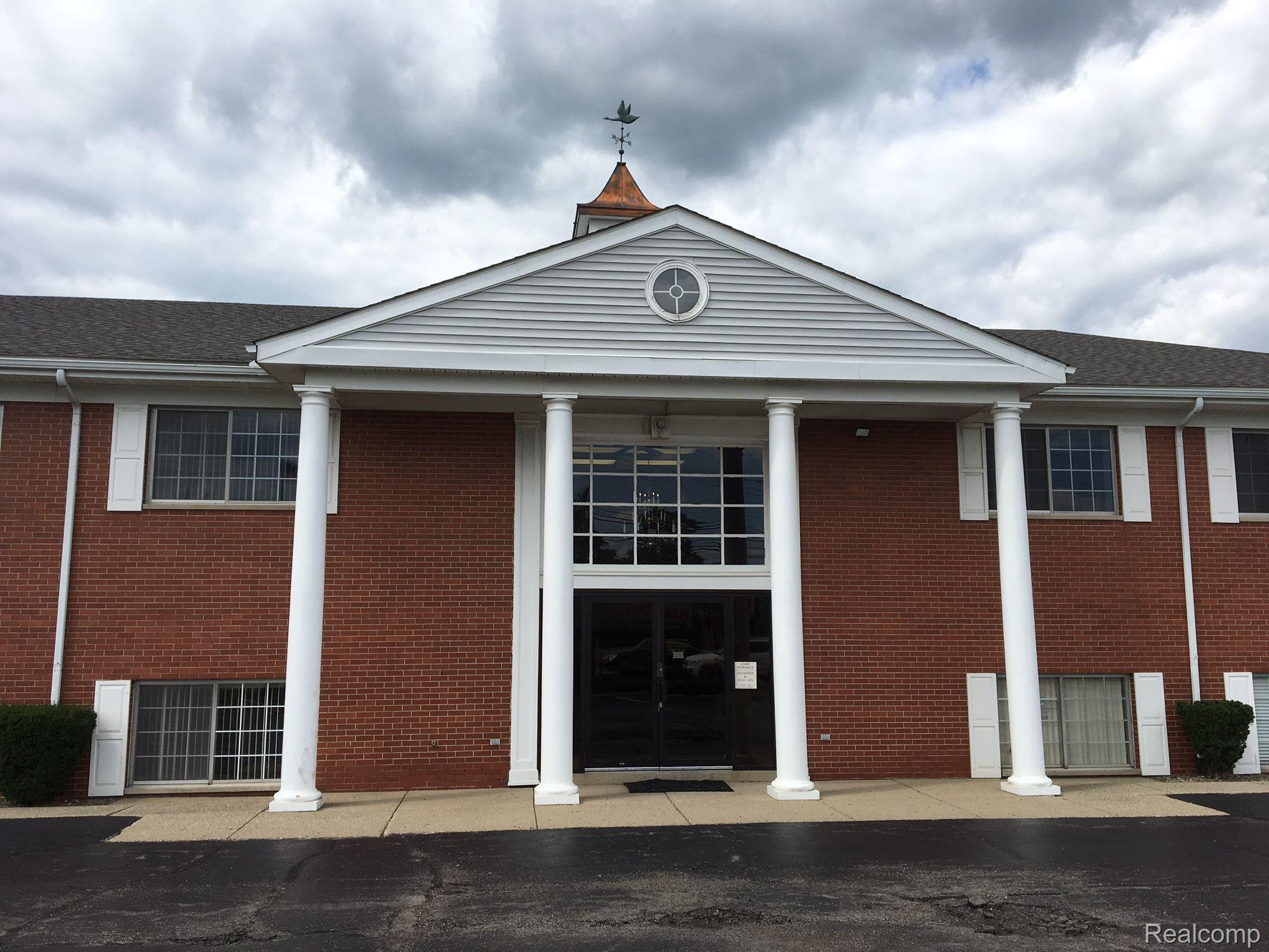 2820 W MAPLE Road 210B